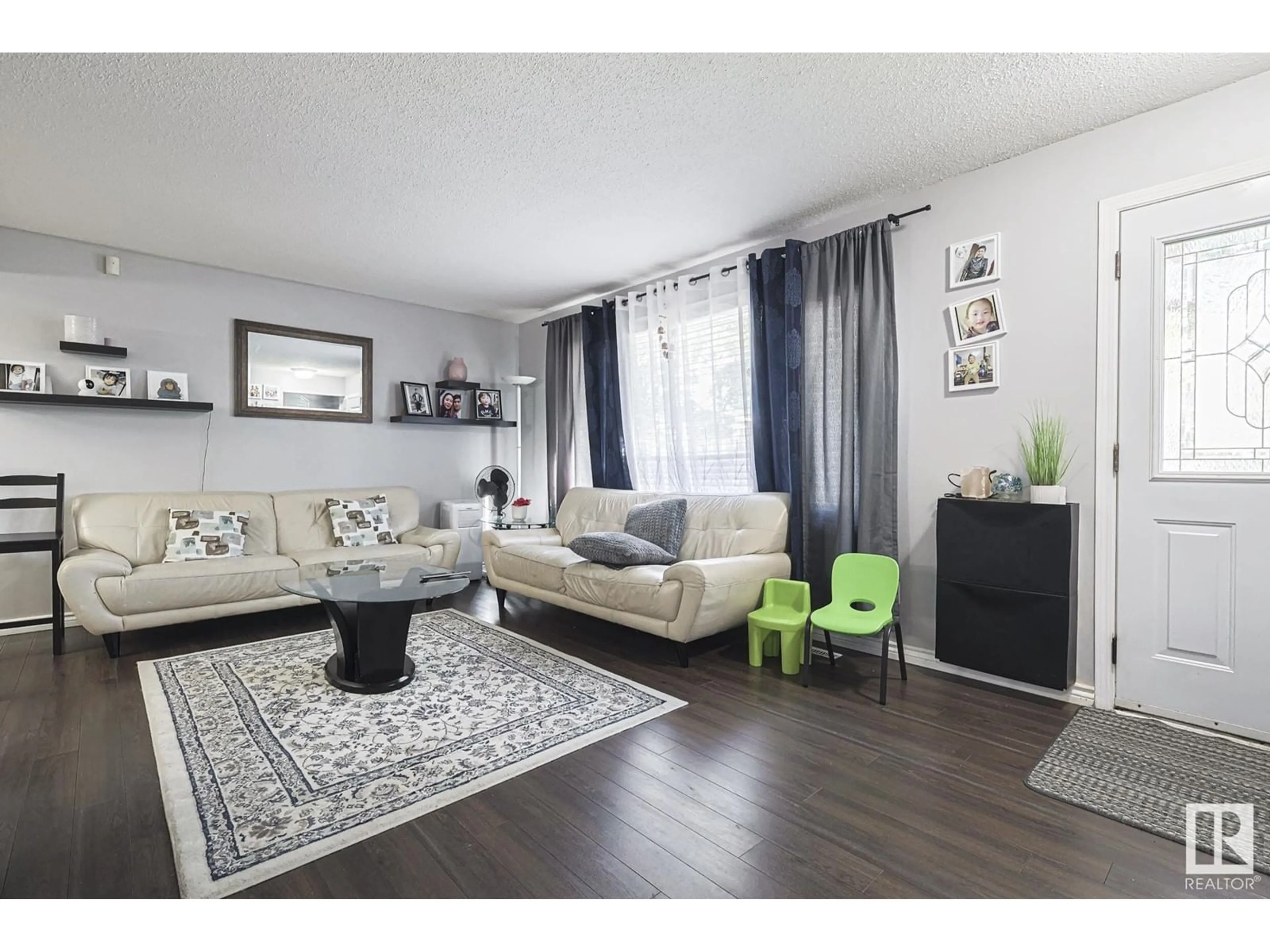 Living room, wood floors for 9602 SHERRIDON DR, Fort Saskatchewan Alberta T8L1W6