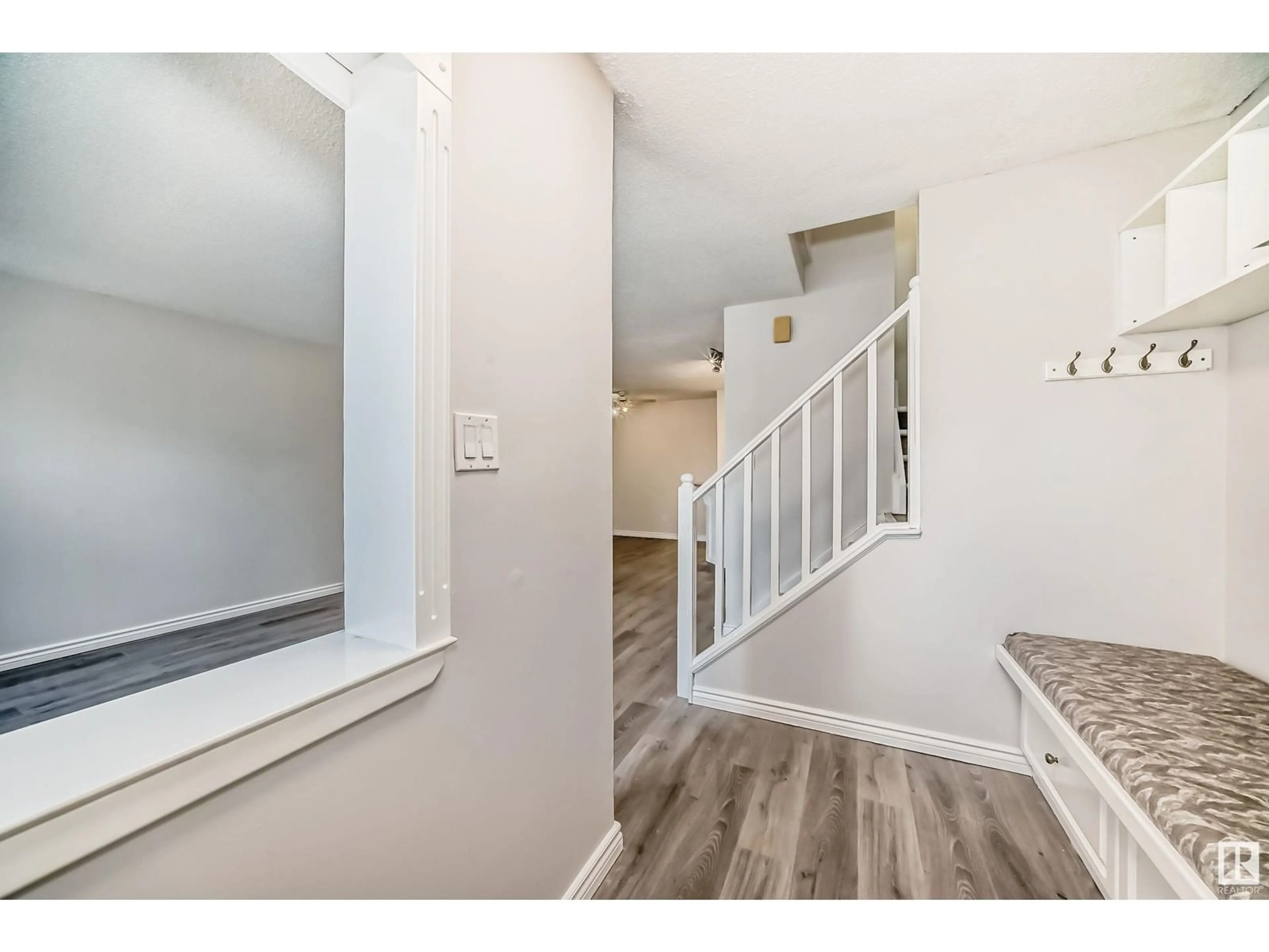 Indoor entryway, wood floors for 1160 KNOTTWOOD RD E NW, Edmonton Alberta T6K3M3