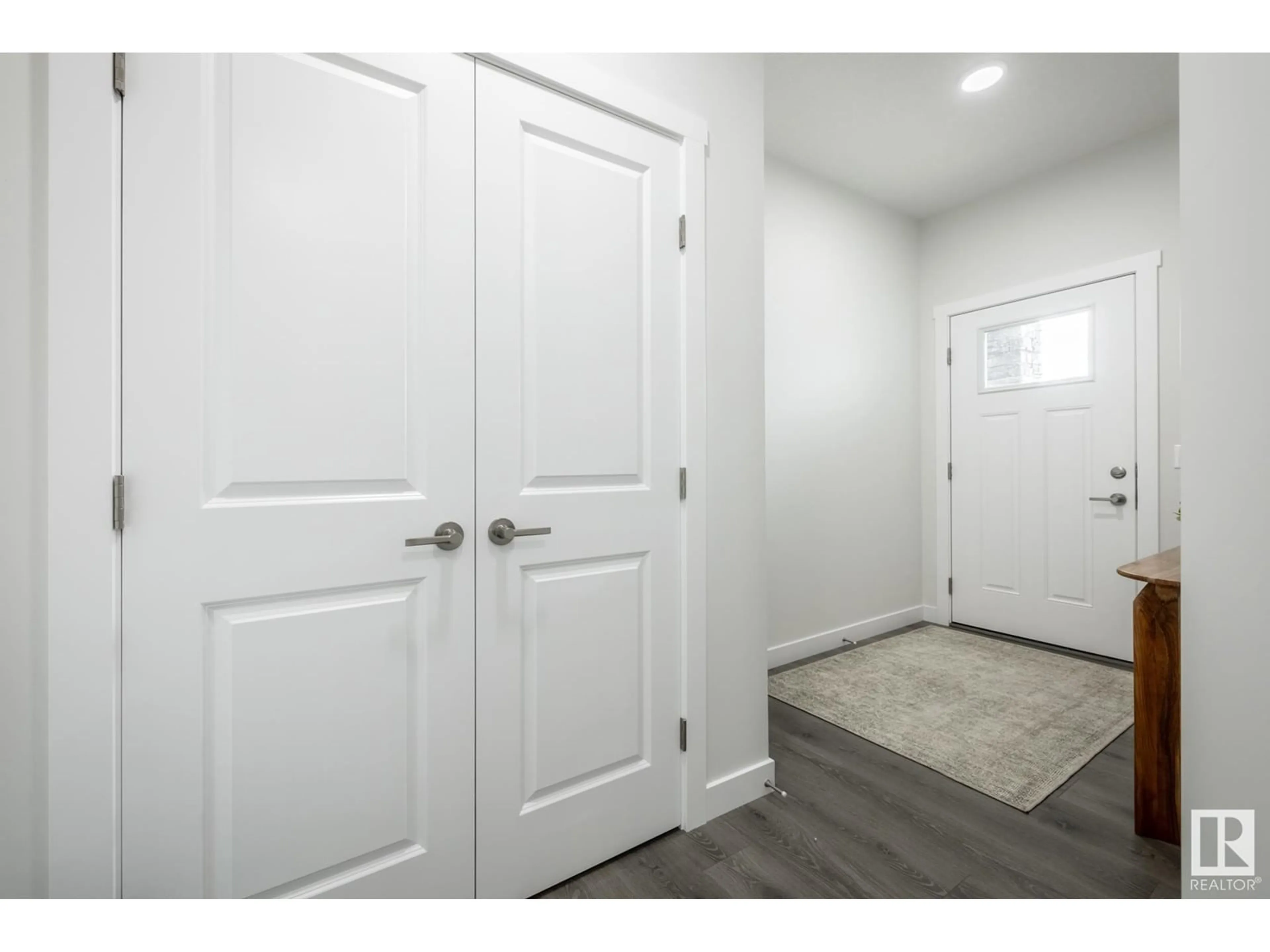 Indoor entryway, wood floors for 423 29 ST SW, Edmonton Alberta T6X3E7