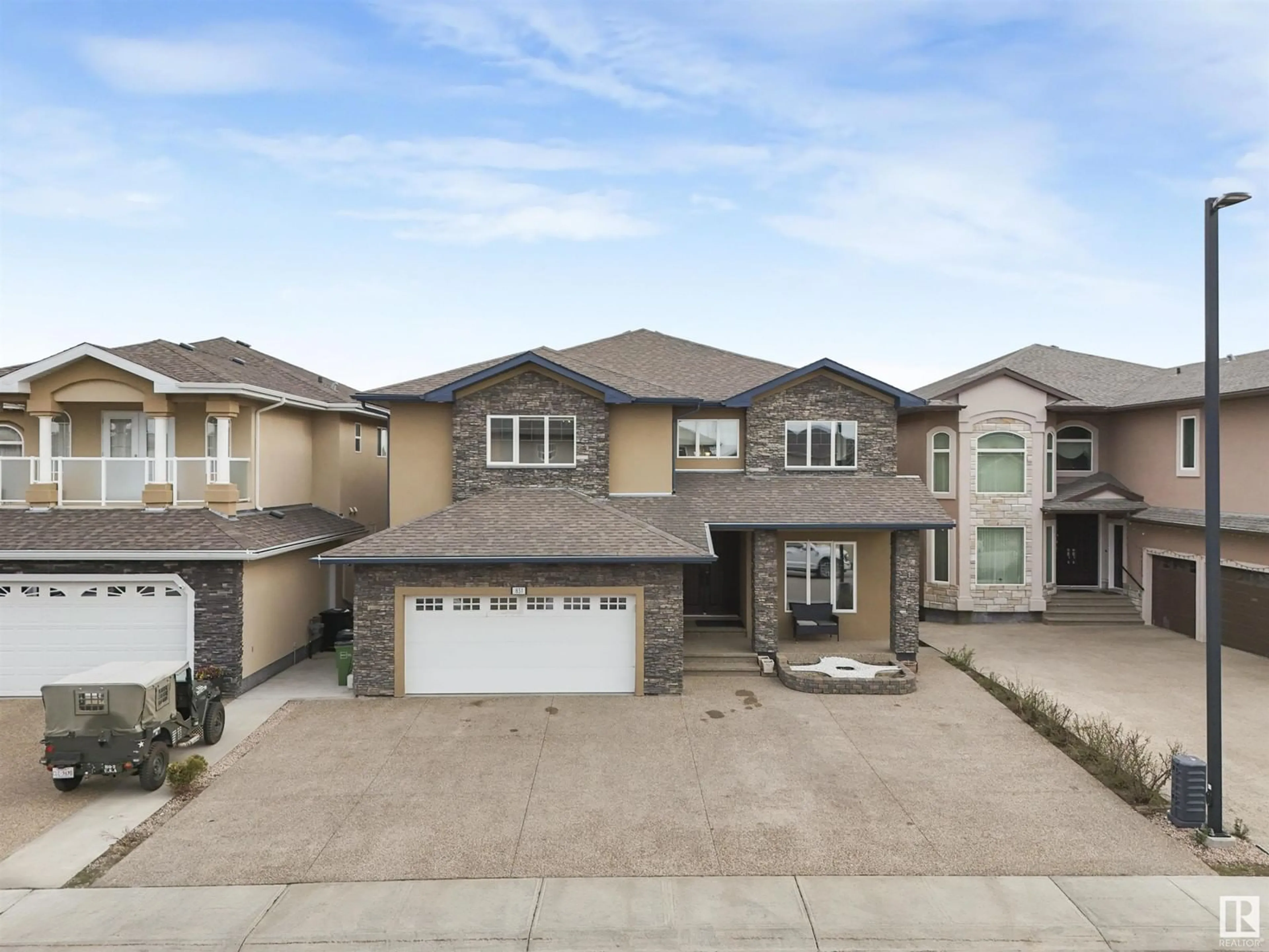 Frontside or backside of a home, the street view for 831 Wildwood CR NW, Edmonton Alberta T6T0M1