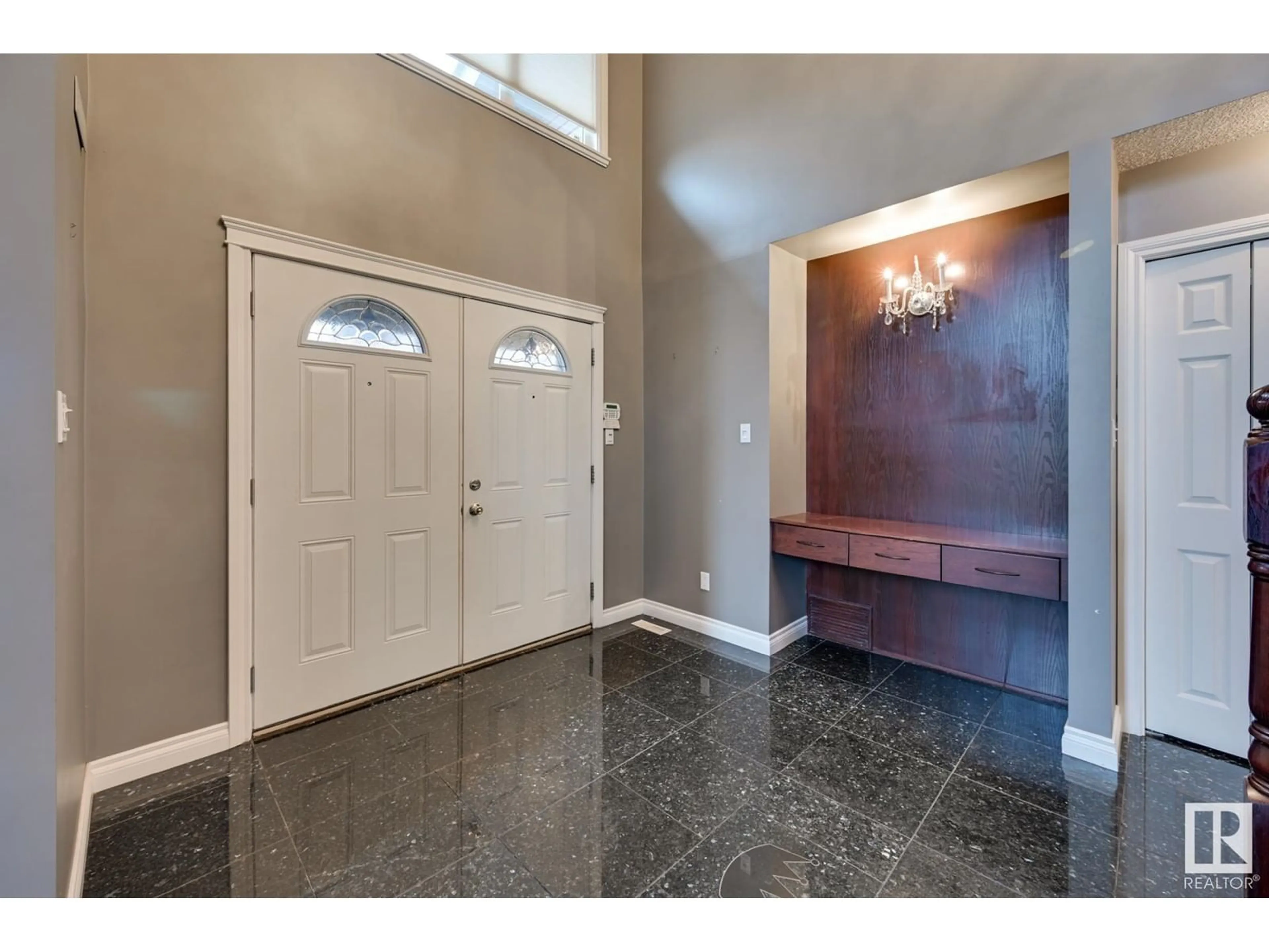 Indoor entryway, wood floors for 8227 186 ST NW, Edmonton Alberta T5T1H2