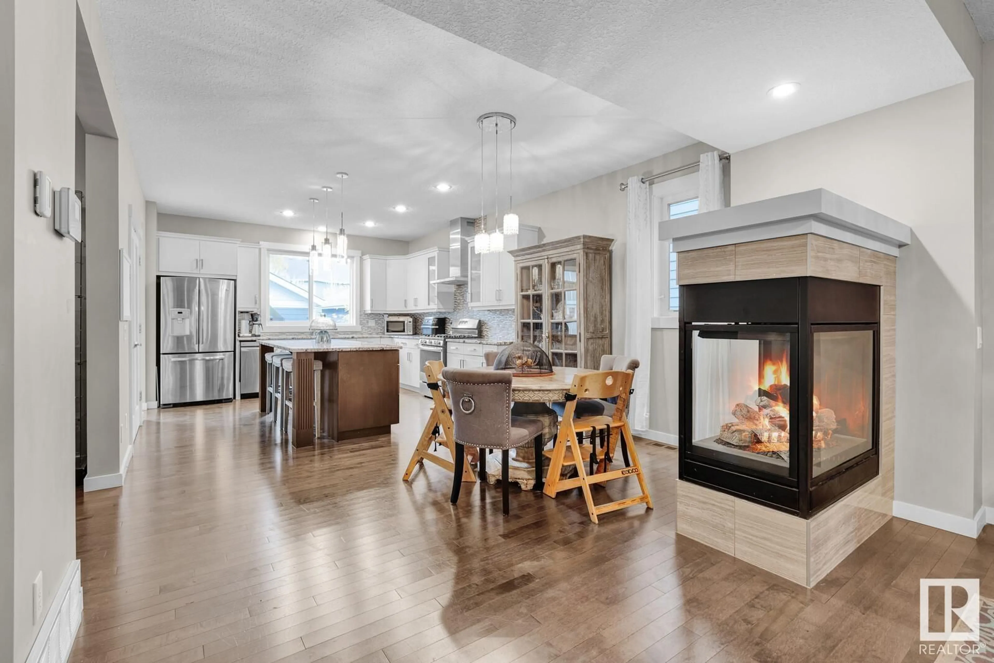 Open concept kitchen for 7924 SUMMERSIDE GRANDE BV SW, Edmonton Alberta T6X0S9