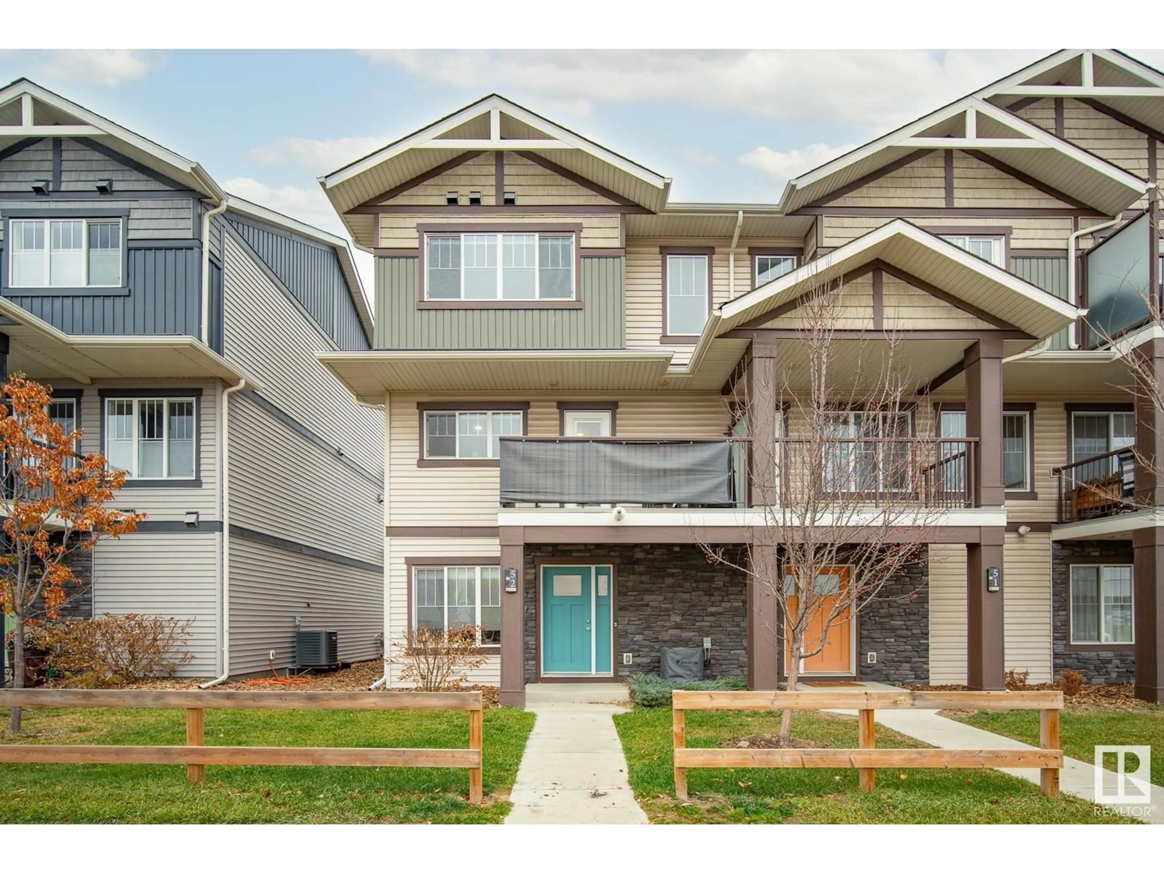 A pic from exterior of the house or condo, the street view for #52 50 MCLAUGHLIN DR, Spruce Grove Alberta T7X0E1