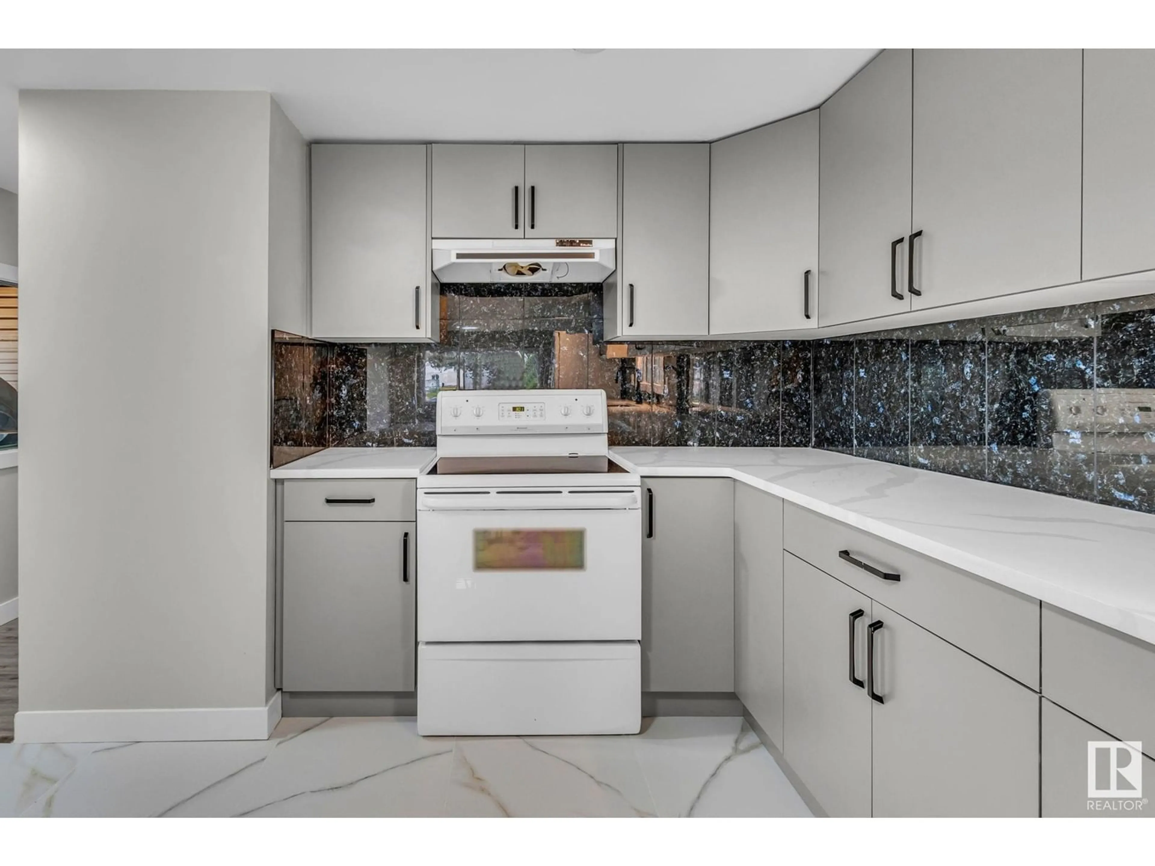 Kitchen, ceramic floors, mountain for 202 Lee Ridge Rd NW, Edmonton Alberta T6K0M9