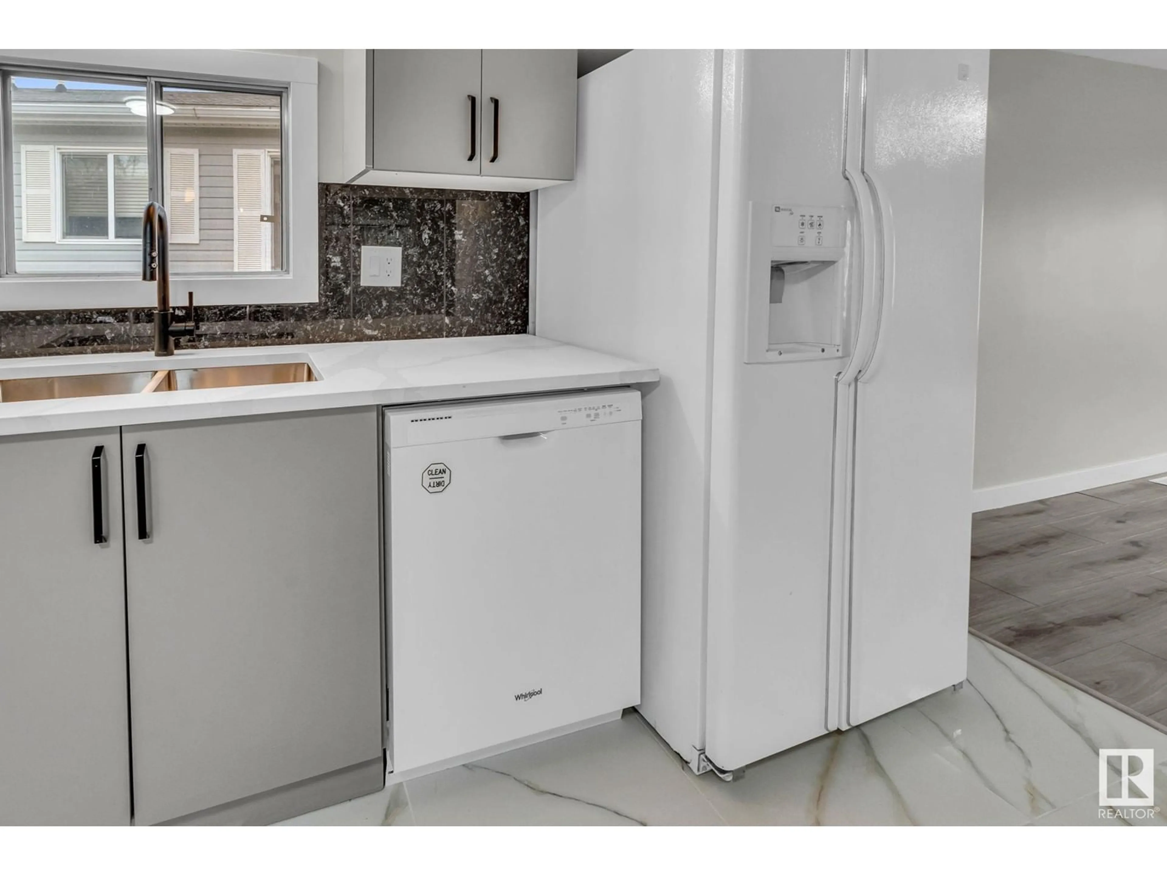 Standard kitchen, ceramic floors for 202 Lee Ridge Rd NW, Edmonton Alberta T6K0M9