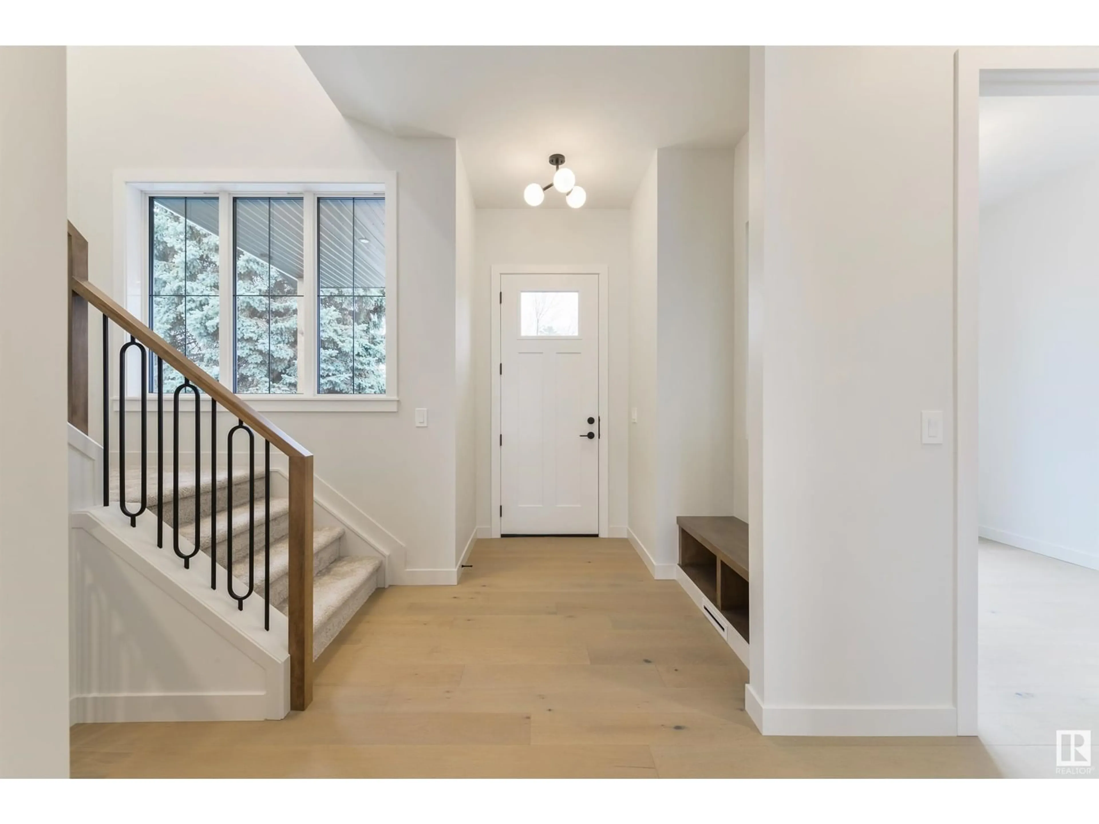 Indoor entryway, wood floors for 10721 73 AV NW, Edmonton Alberta T6E1C5