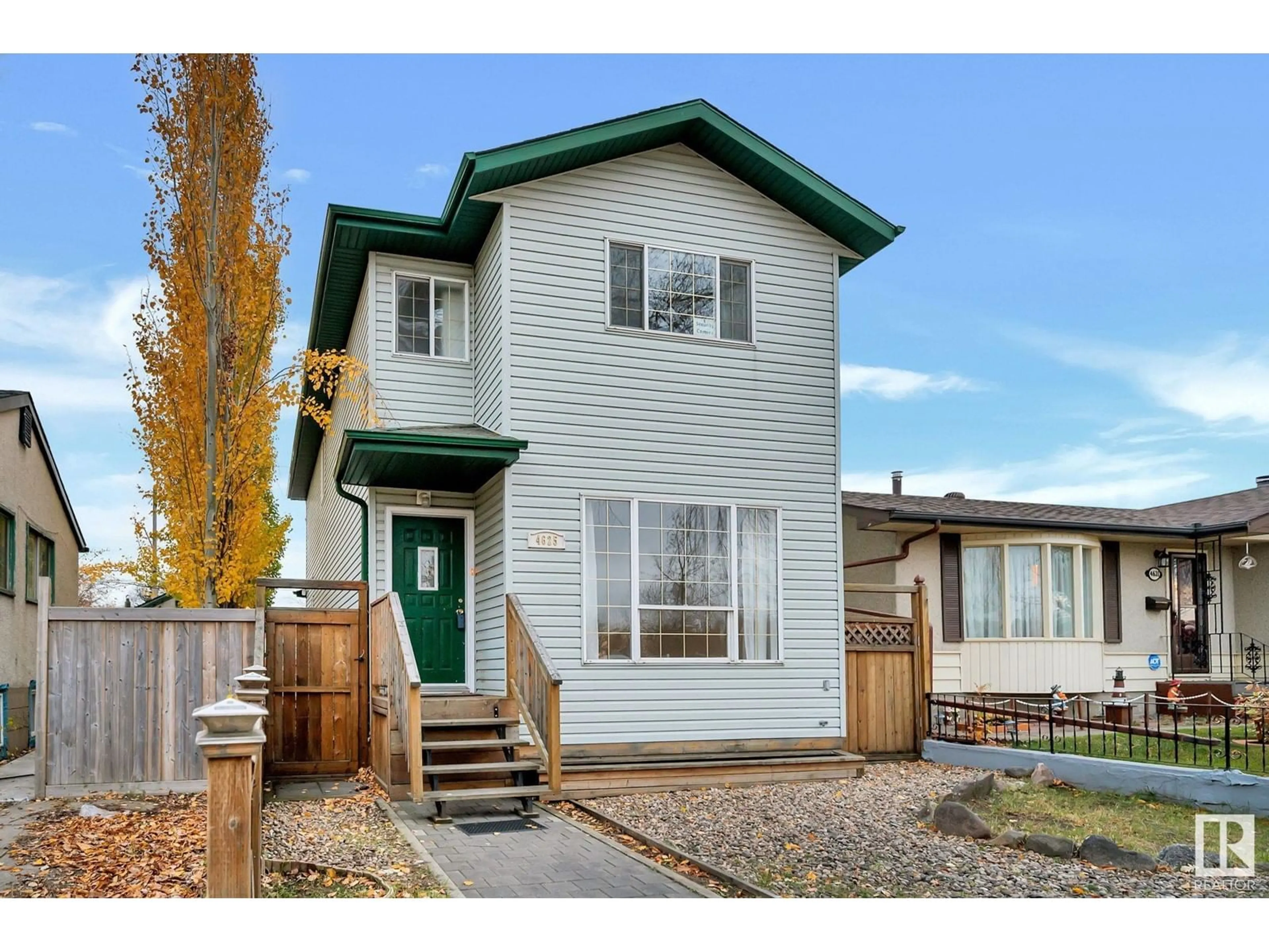 Frontside or backside of a home for 4625 115 AV NW, Edmonton Alberta T5W0W1