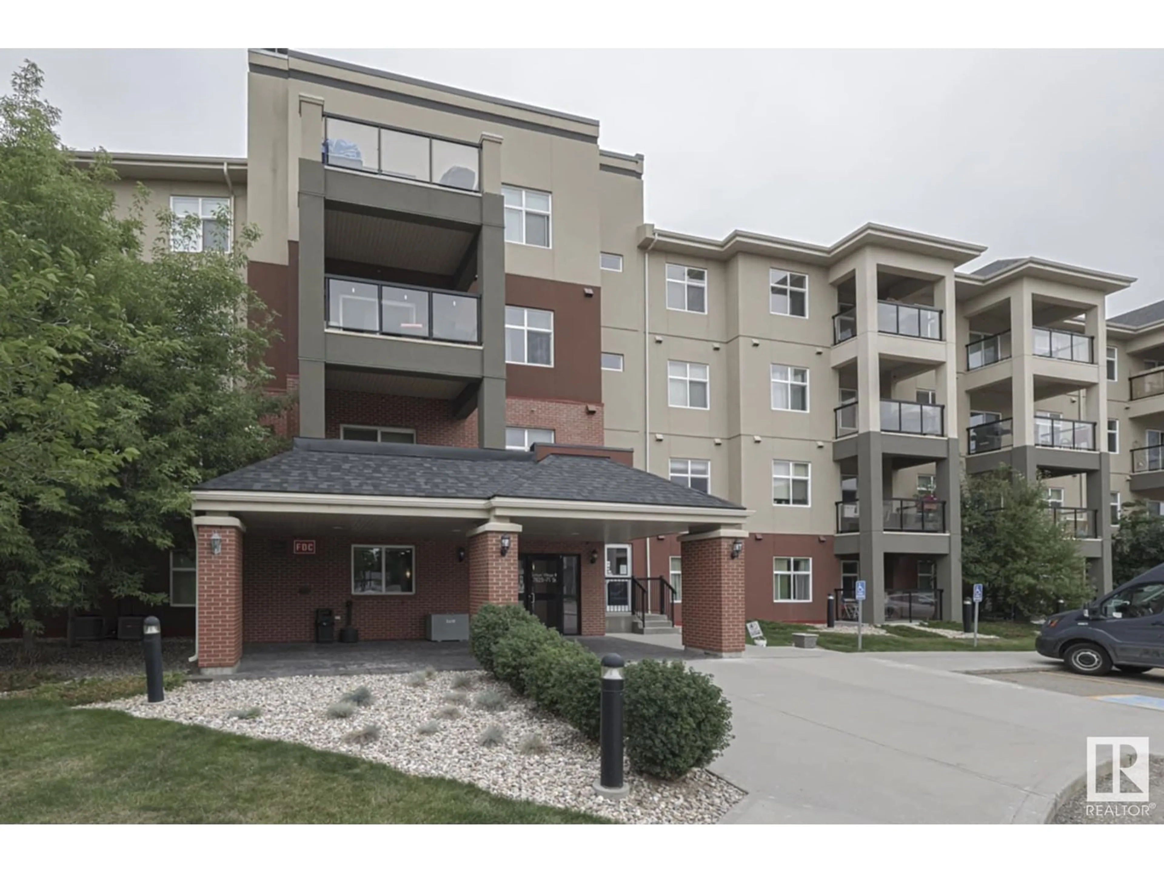 A pic from exterior of the house or condo, the front or back of building for #432 7825 71 ST NW, Edmonton Alberta T6B3R9