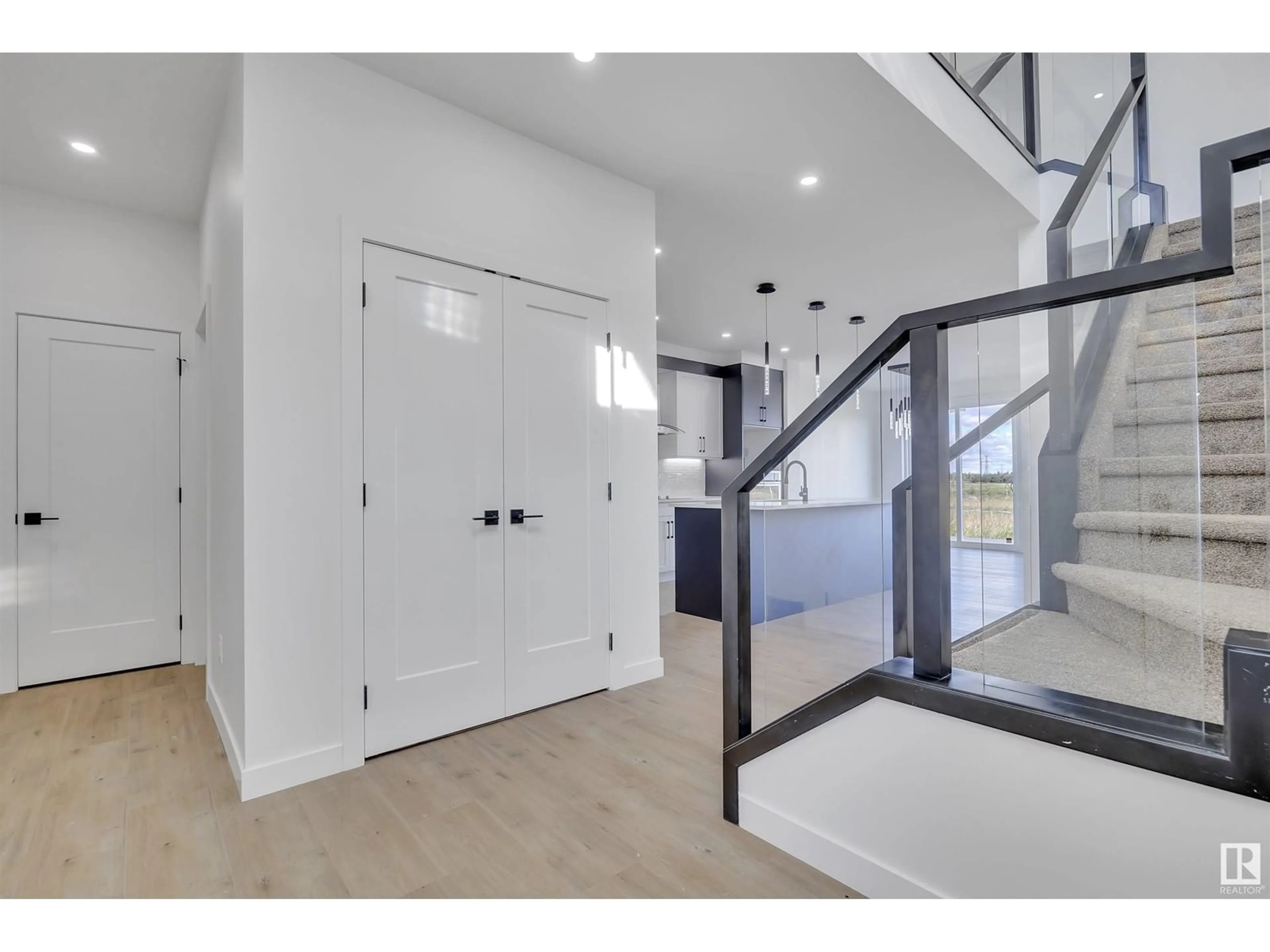 Indoor entryway, wood floors for 2008 155 AV NW, Edmonton Alberta T5Y2R7