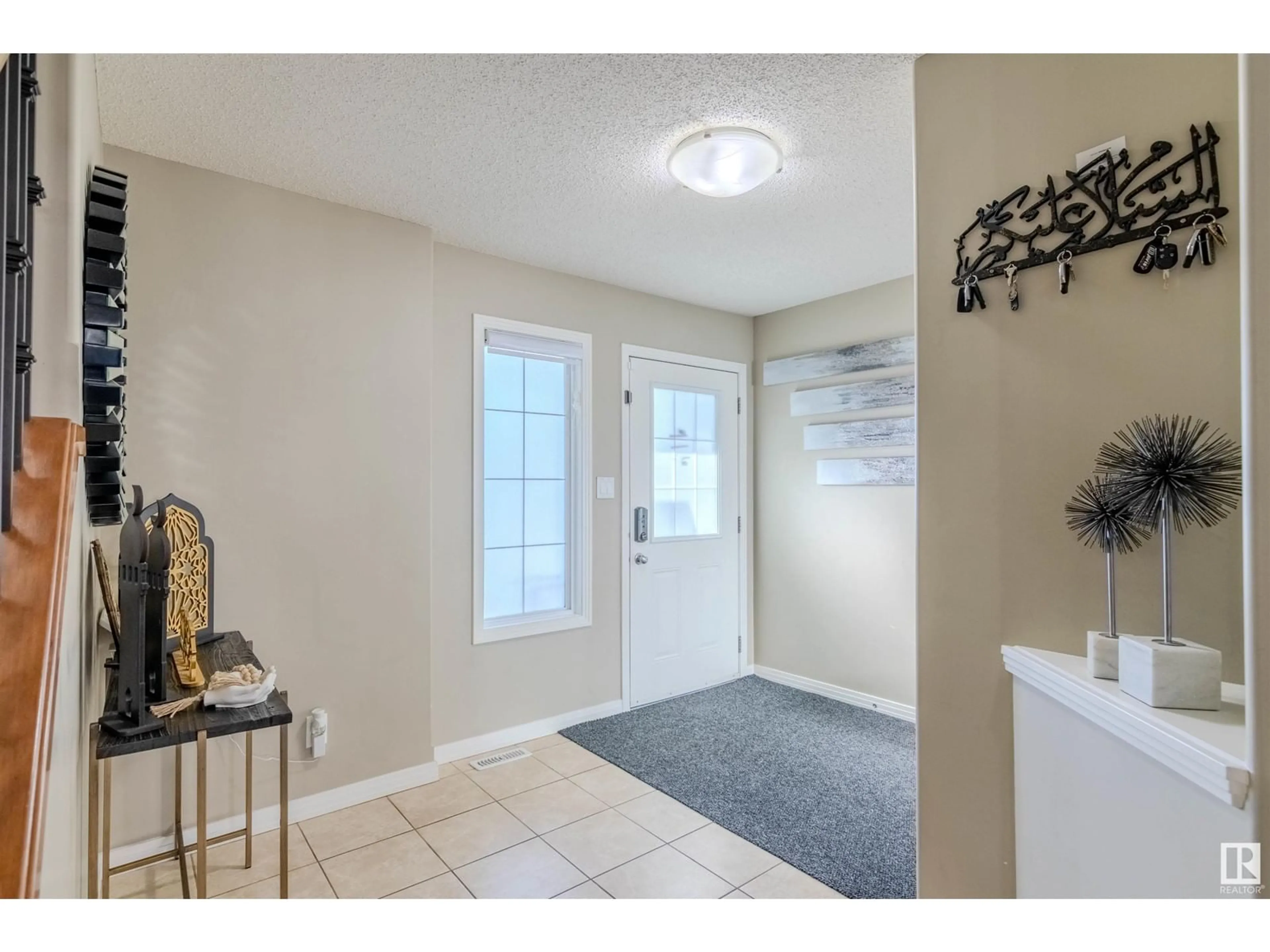 Indoor entryway, carpet floors for 7912 172 AV NW, Edmonton Alberta T5Z0E2