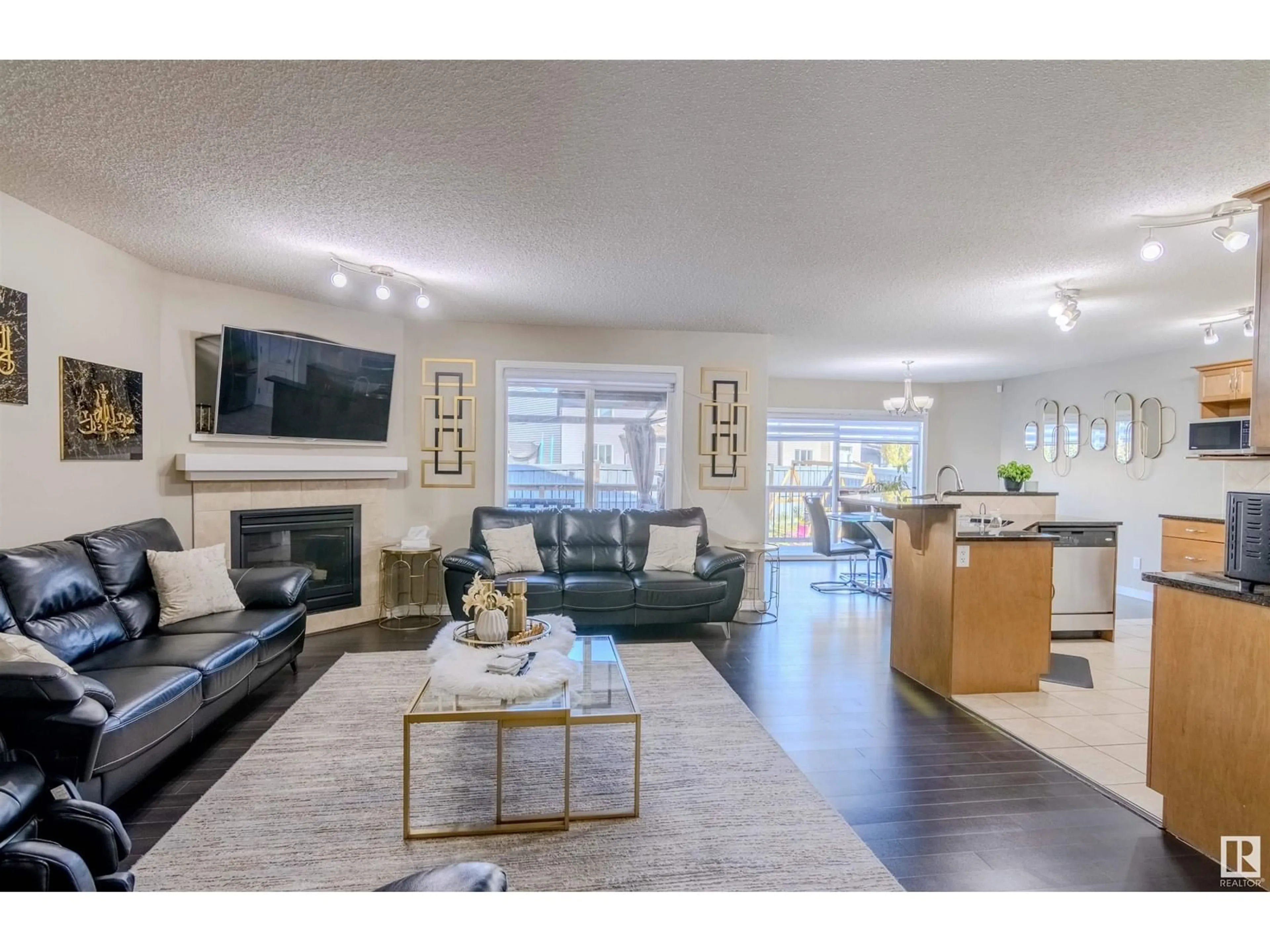 Living room, wood floors for 7912 172 AV NW, Edmonton Alberta T5Z0E2