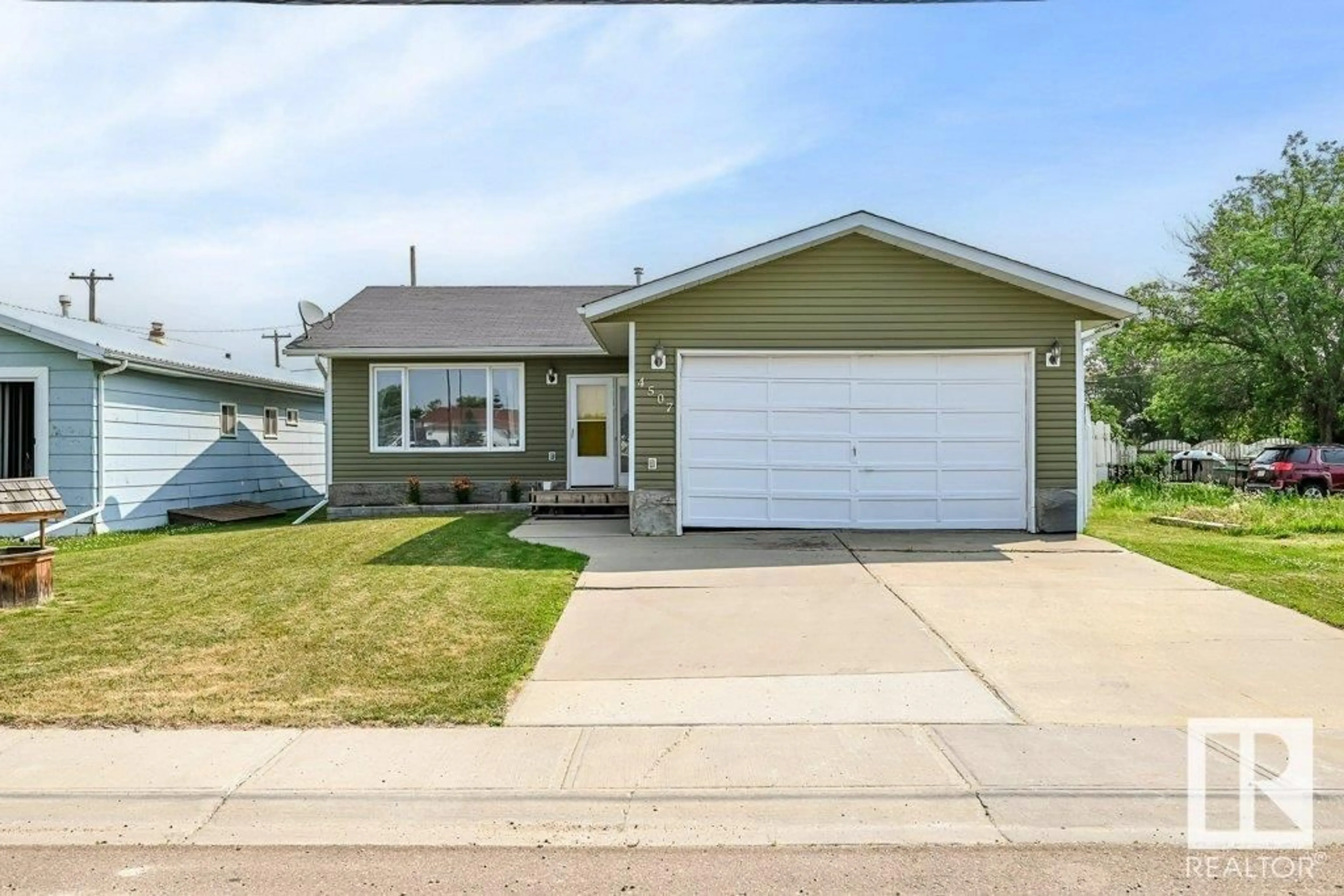 Frontside or backside of a home, the street view for 4507 51 ST, Millet Alberta T0C1Z0