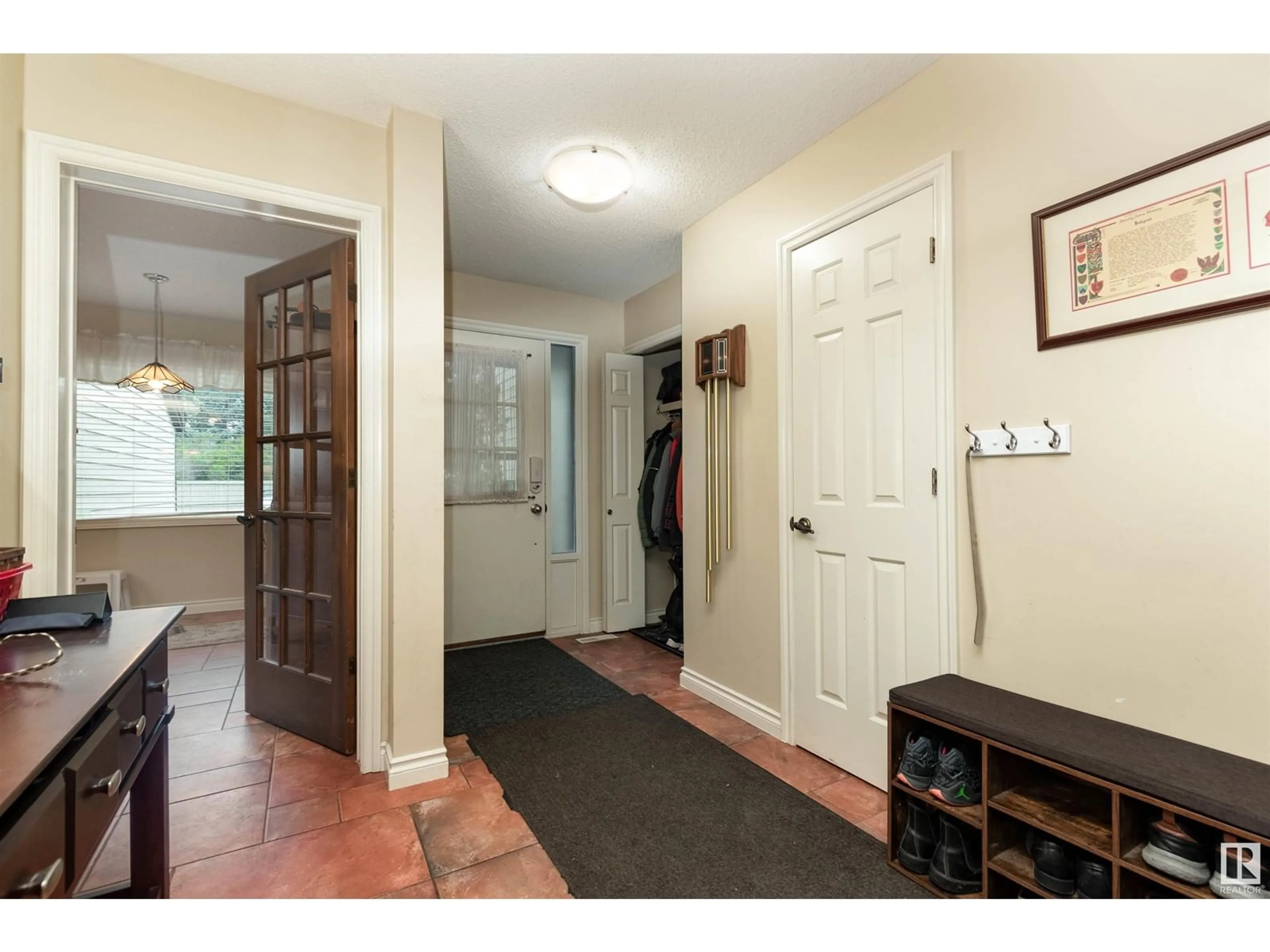 Indoor entryway, wood floors for 665 WOODBRIDGE WY, Sherwood Park Alberta T8A4E4