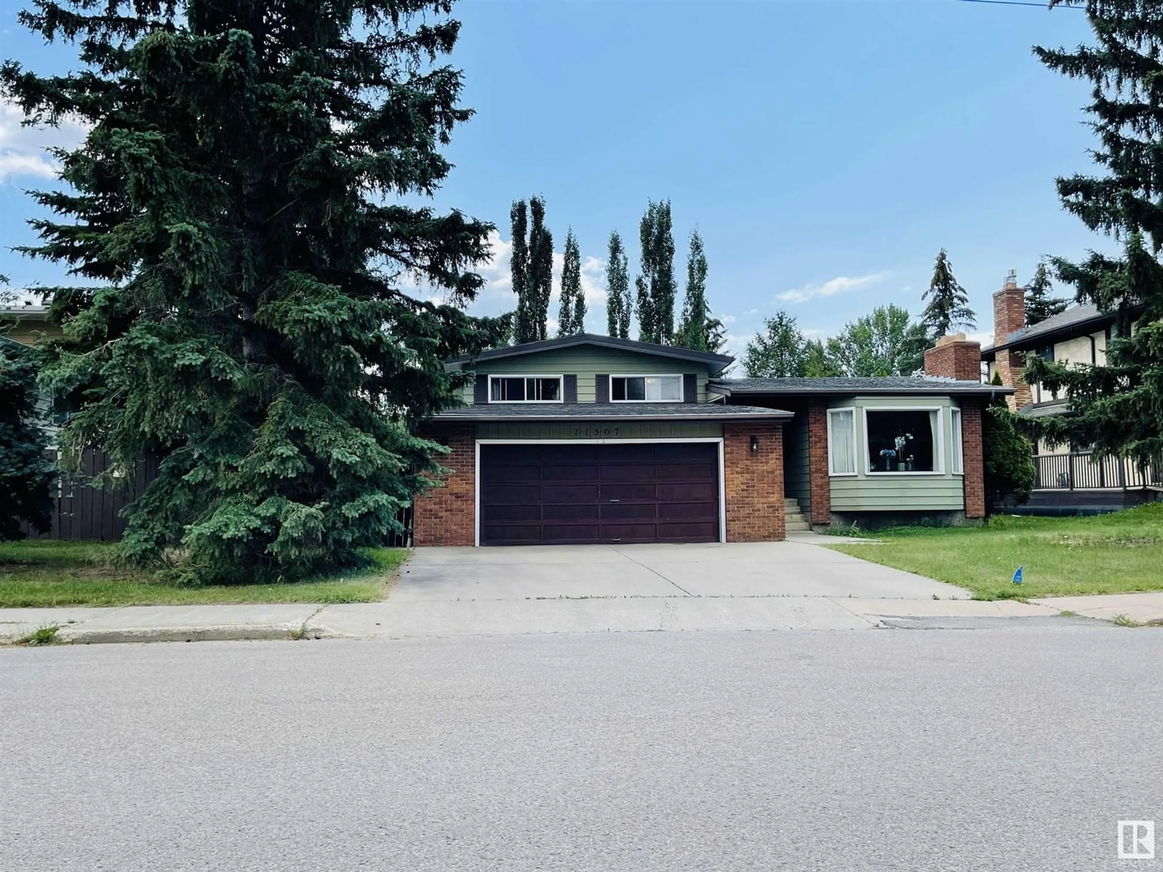 Frontside or backside of a home, the street view for 11507 25 AV NW, Edmonton Alberta T6J3R8