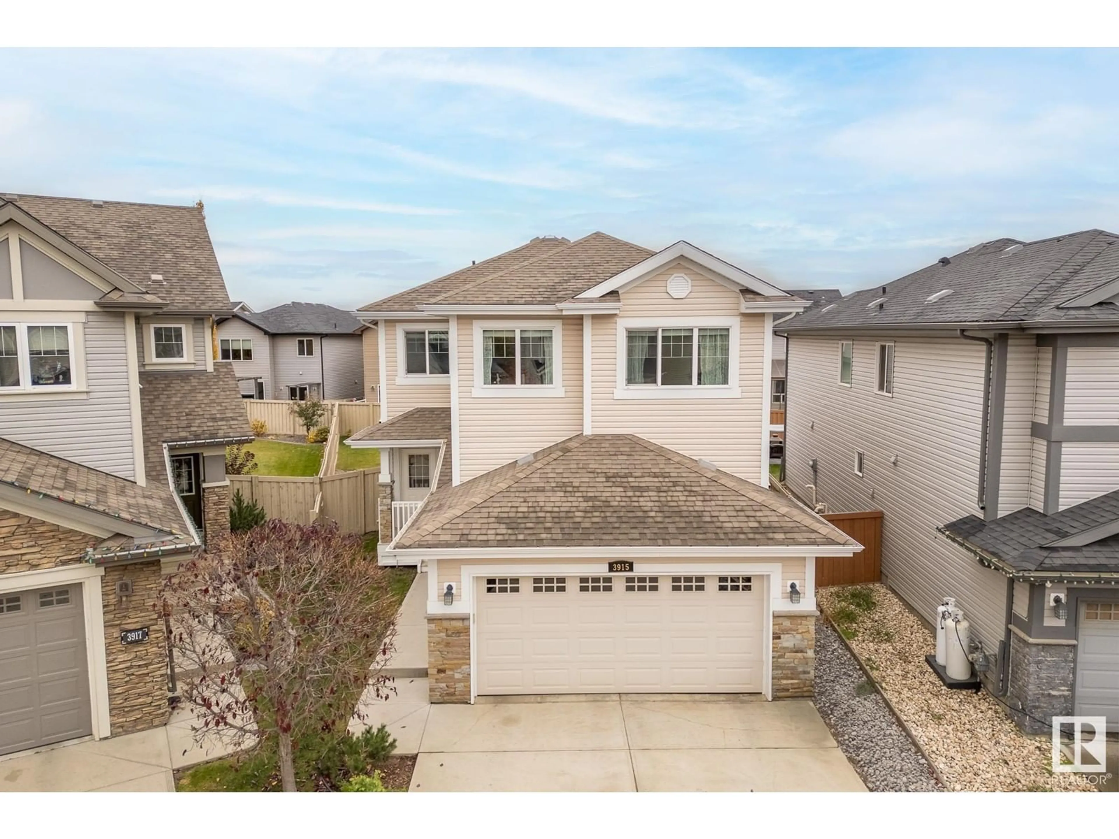 Frontside or backside of a home, the street view for 3915 AGAR CO SW, Edmonton Alberta T6W2G3