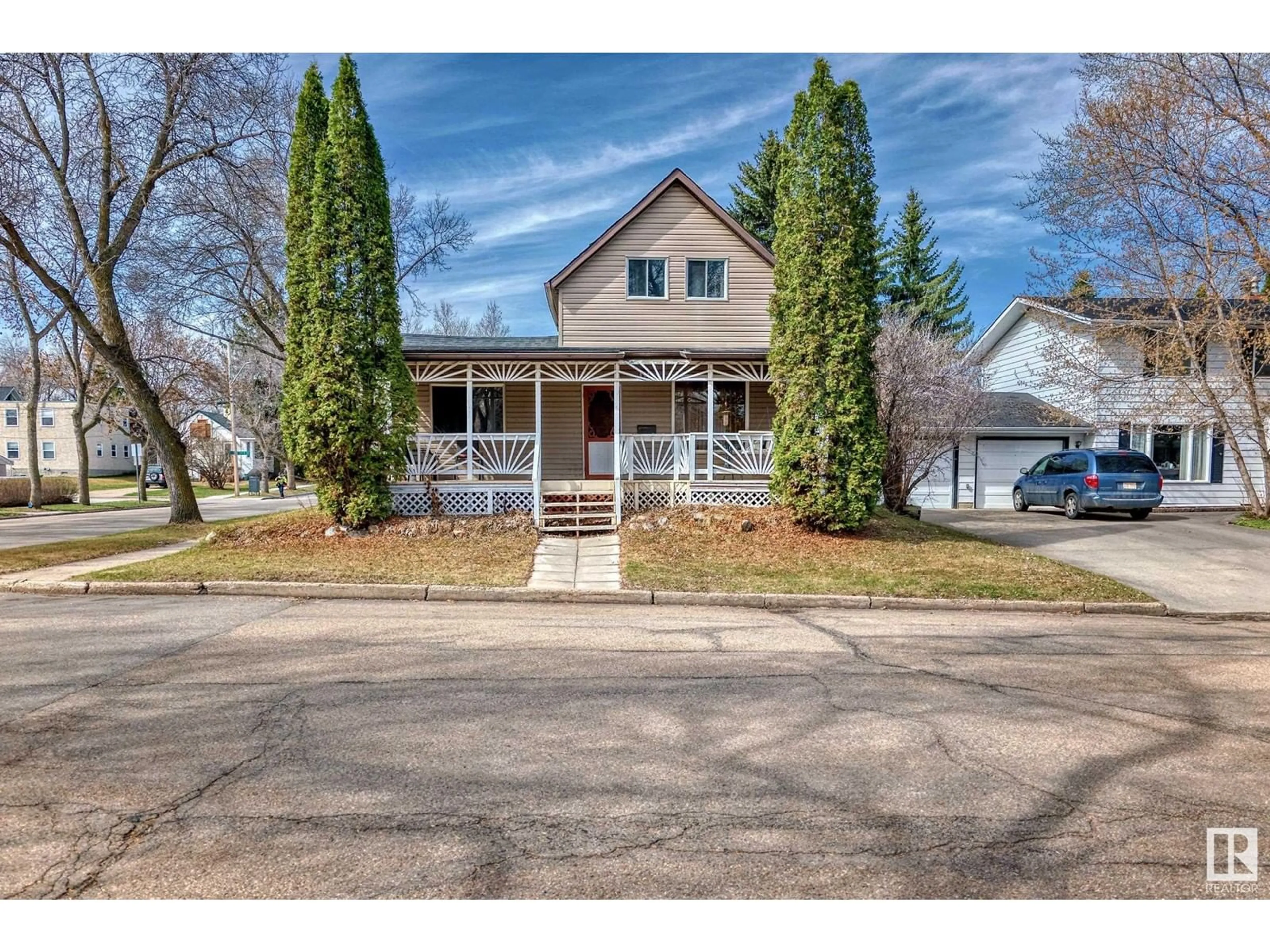 Frontside or backside of a home, cottage for 10202 109 ST, Fort Saskatchewan Alberta T8L2K8