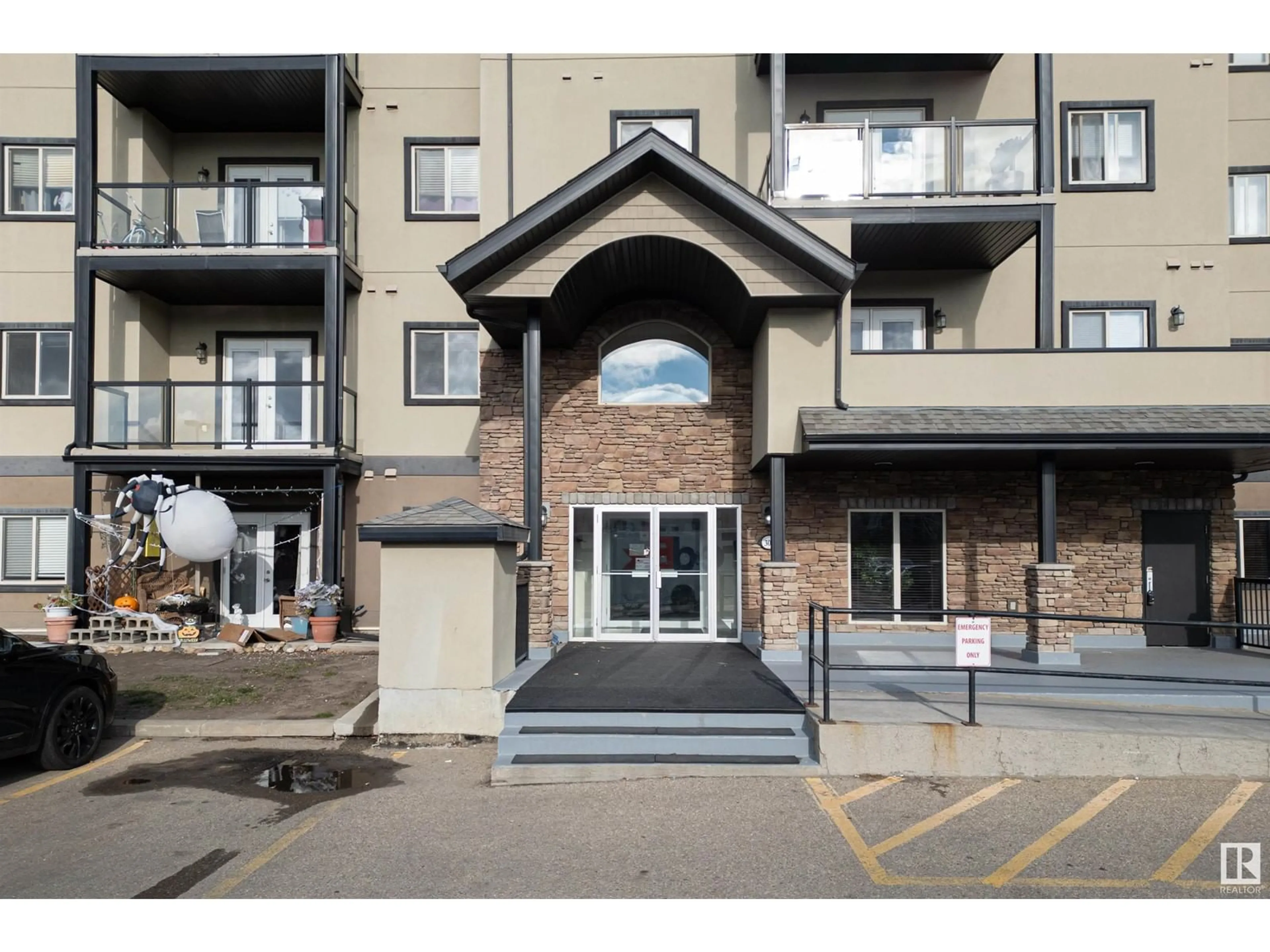 A pic from exterior of the house or condo, the front or back of building for #131 300 Spruce Ridge RD, Spruce Grove Alberta T7X3E6