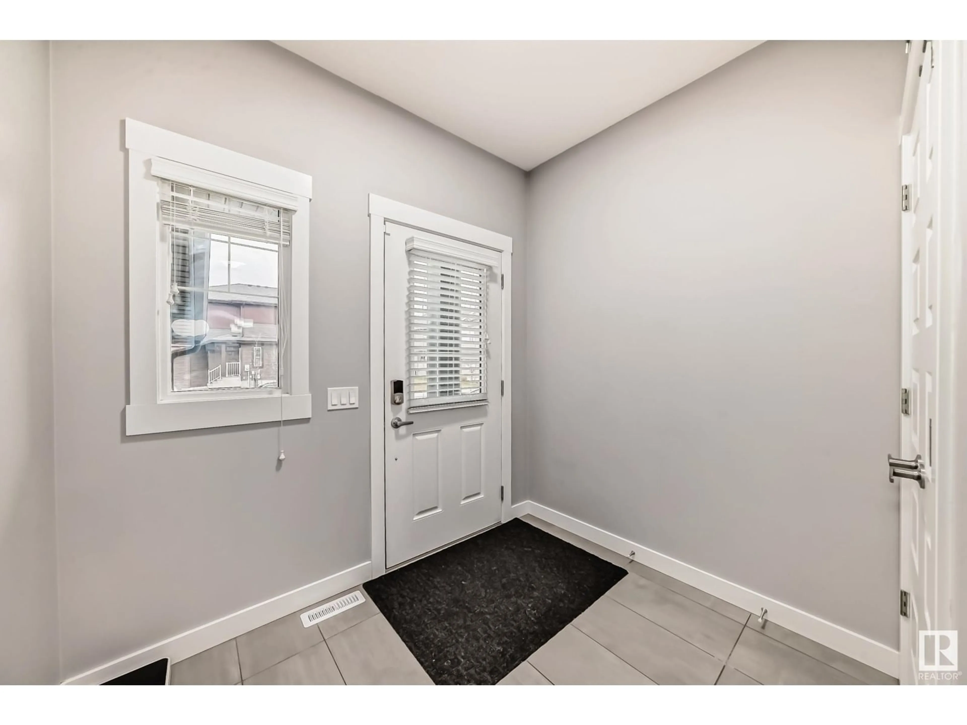 Indoor entryway, unknown floor for 16809 65 ST NW, Edmonton Alberta T5Y3X9