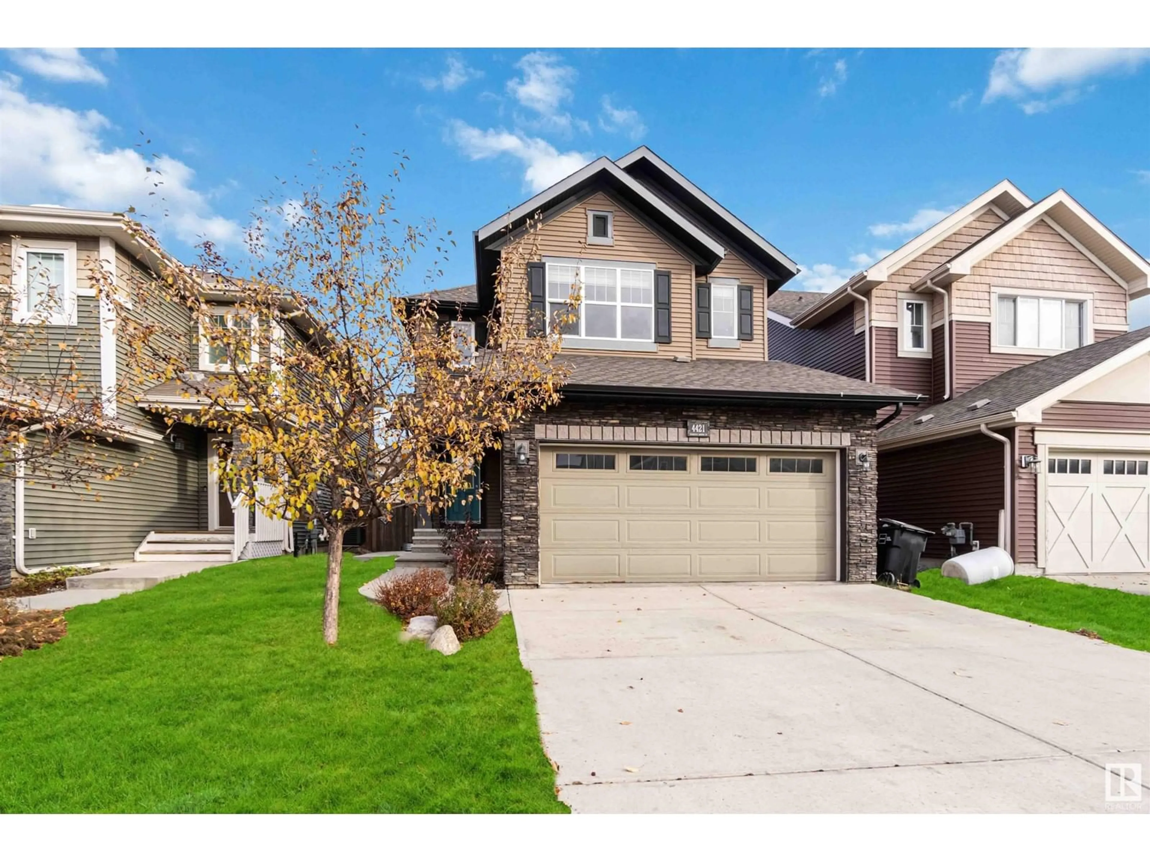 Frontside or backside of a home, the street view for 4421 CRABAPPLE LANDING SW, Edmonton Alberta T6X0X8