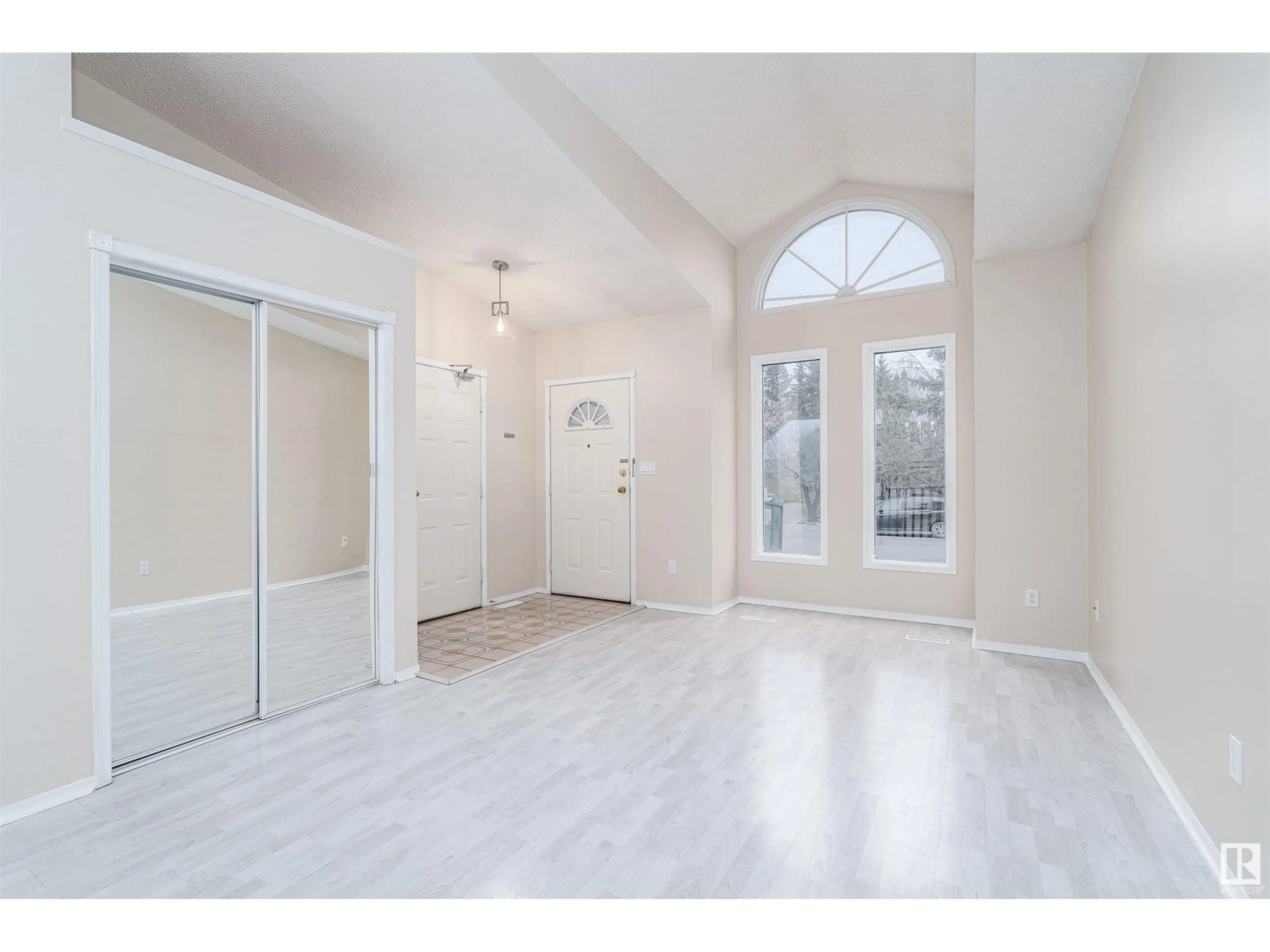 Indoor entryway, wood floors for 295 GARIEPY CR NW, Edmonton Alberta T6M1G3