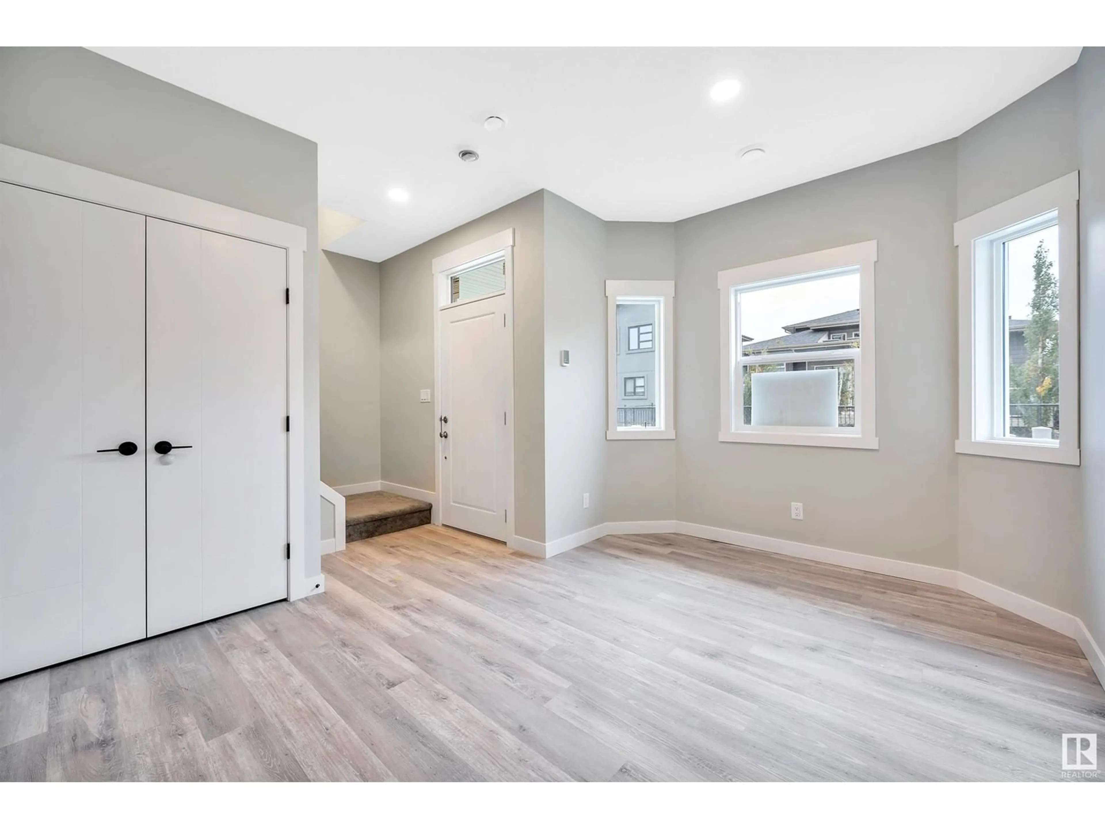 Indoor entryway, wood floors for #34 150 Everitt DR N, St. Albert Alberta T8N7R8