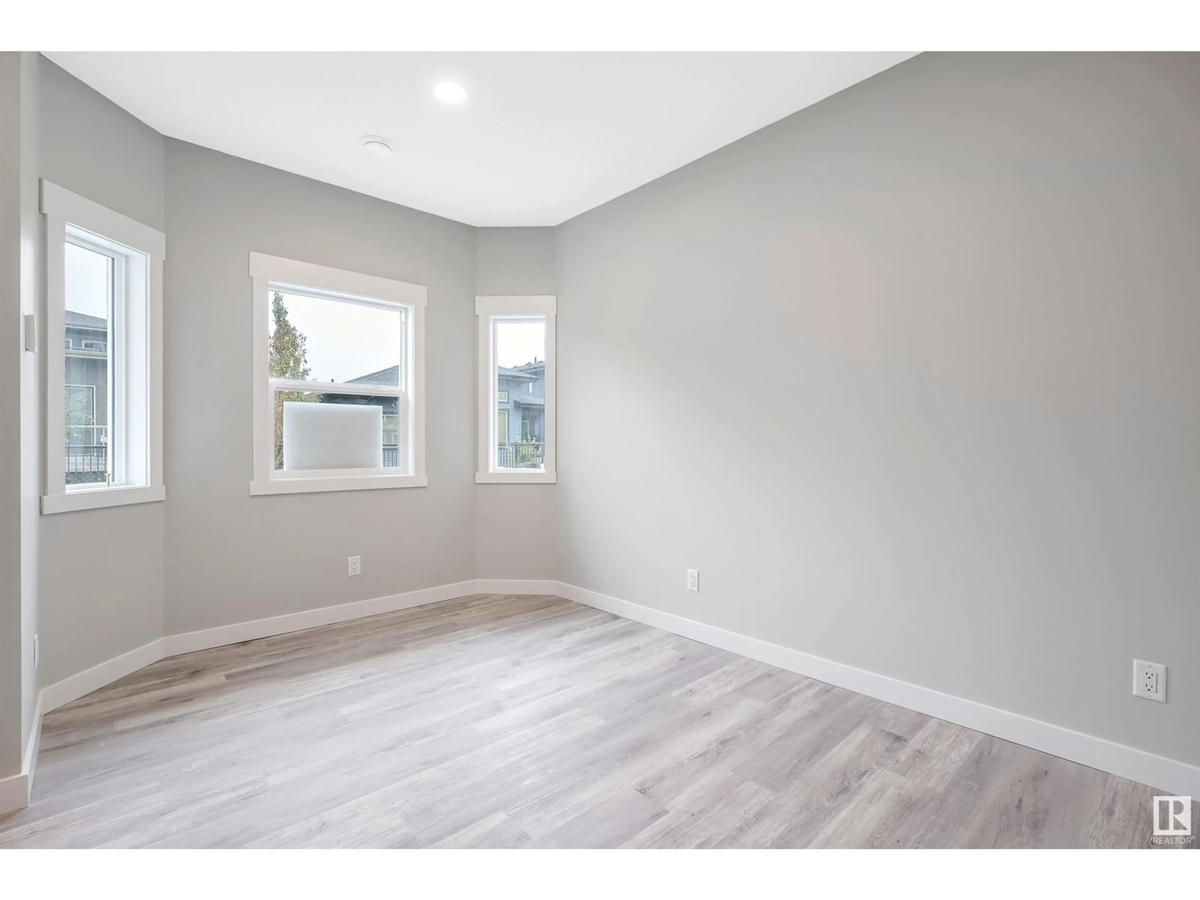 A pic of a room, wood floors for #34 150 Everitt DR N, St. Albert Alberta T8N7R8