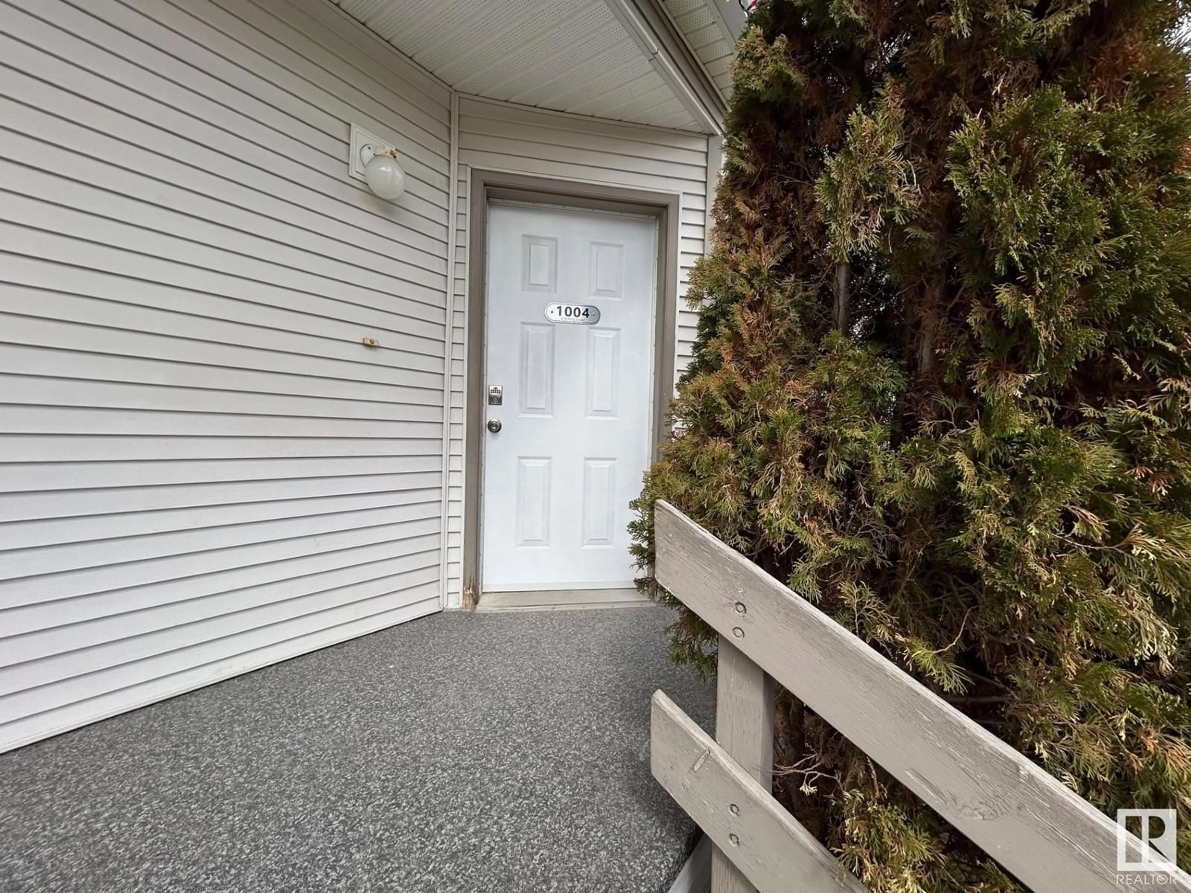 Indoor entryway, unknown floor for #1004 610 KING ST, Spruce Grove Alberta T7X4J9