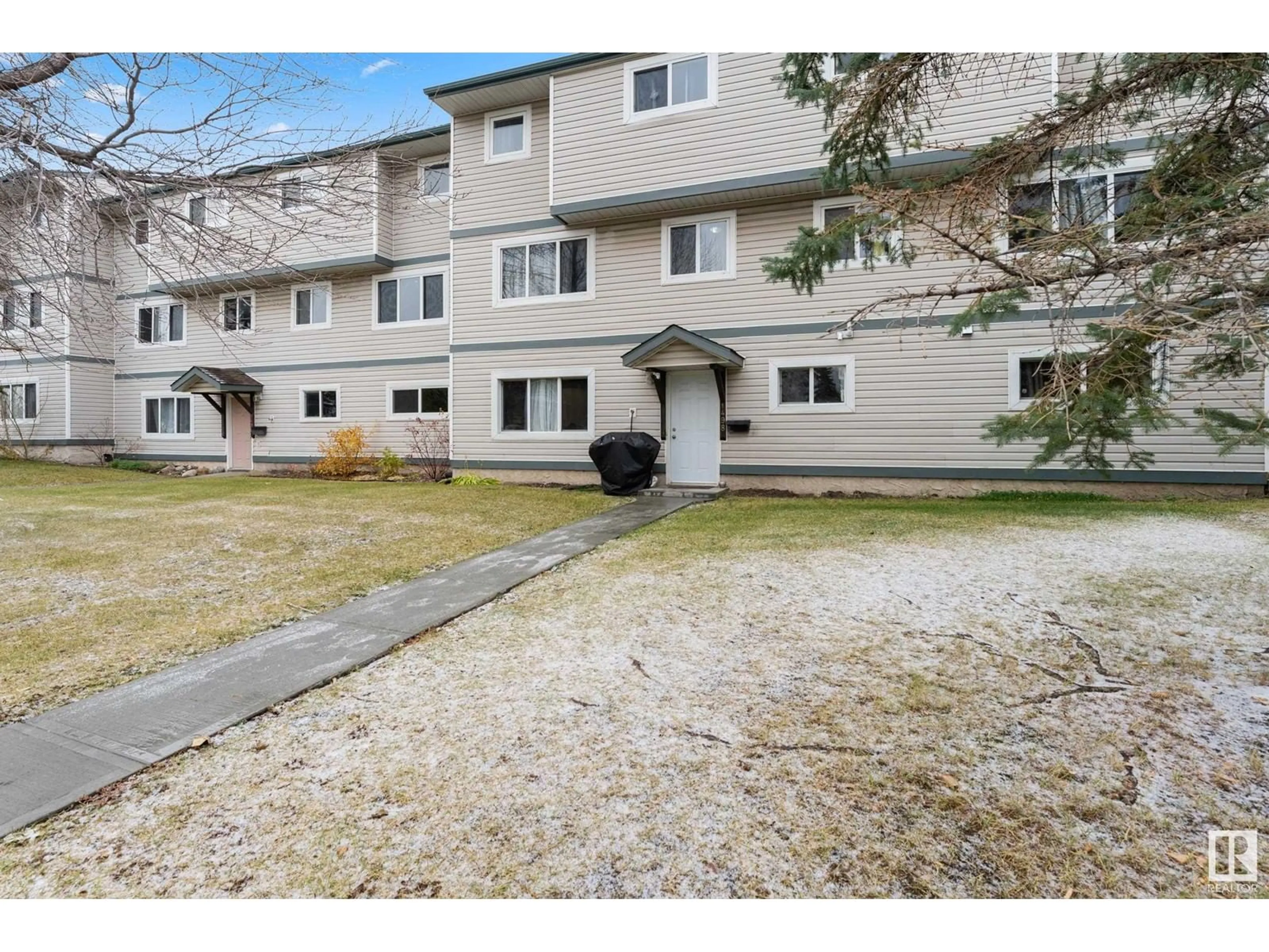 A pic from exterior of the house or condo, the street view for 1498 Lakewood RD NW NW, Edmonton Alberta T6K3M2