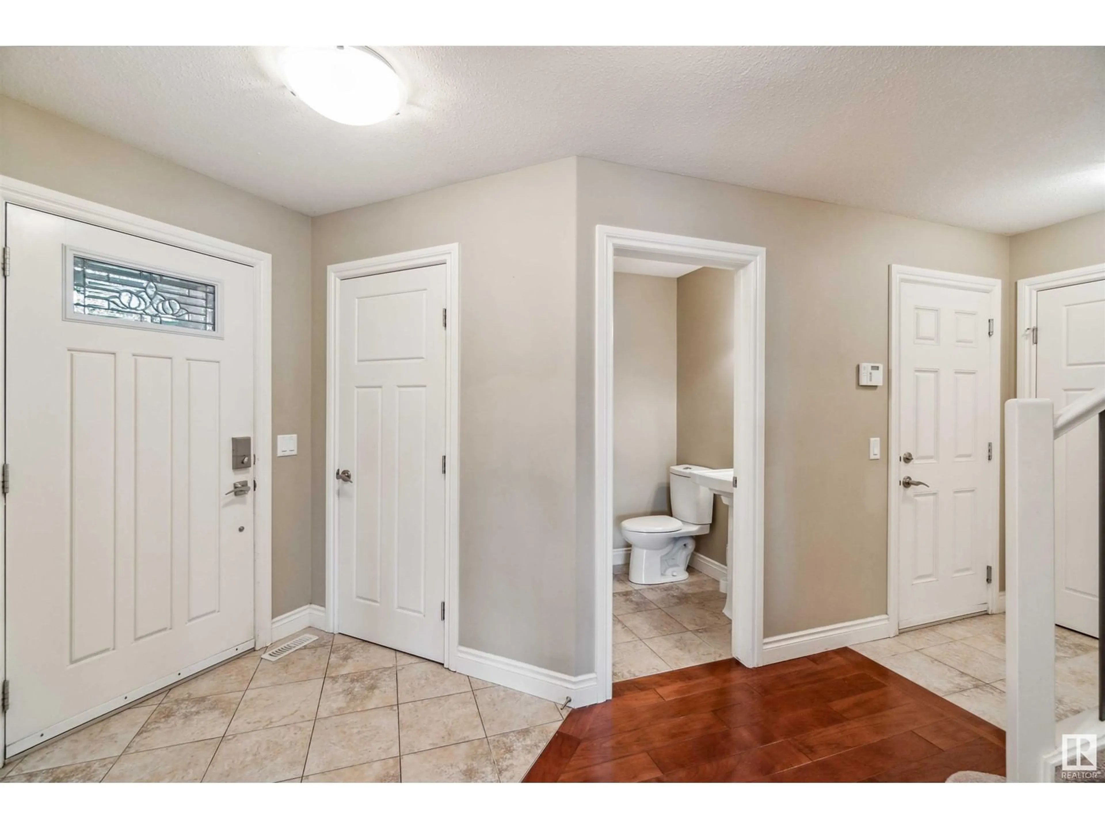 Indoor entryway, wood floors for 12231 170 AV NW, Edmonton Alberta T6X0H9