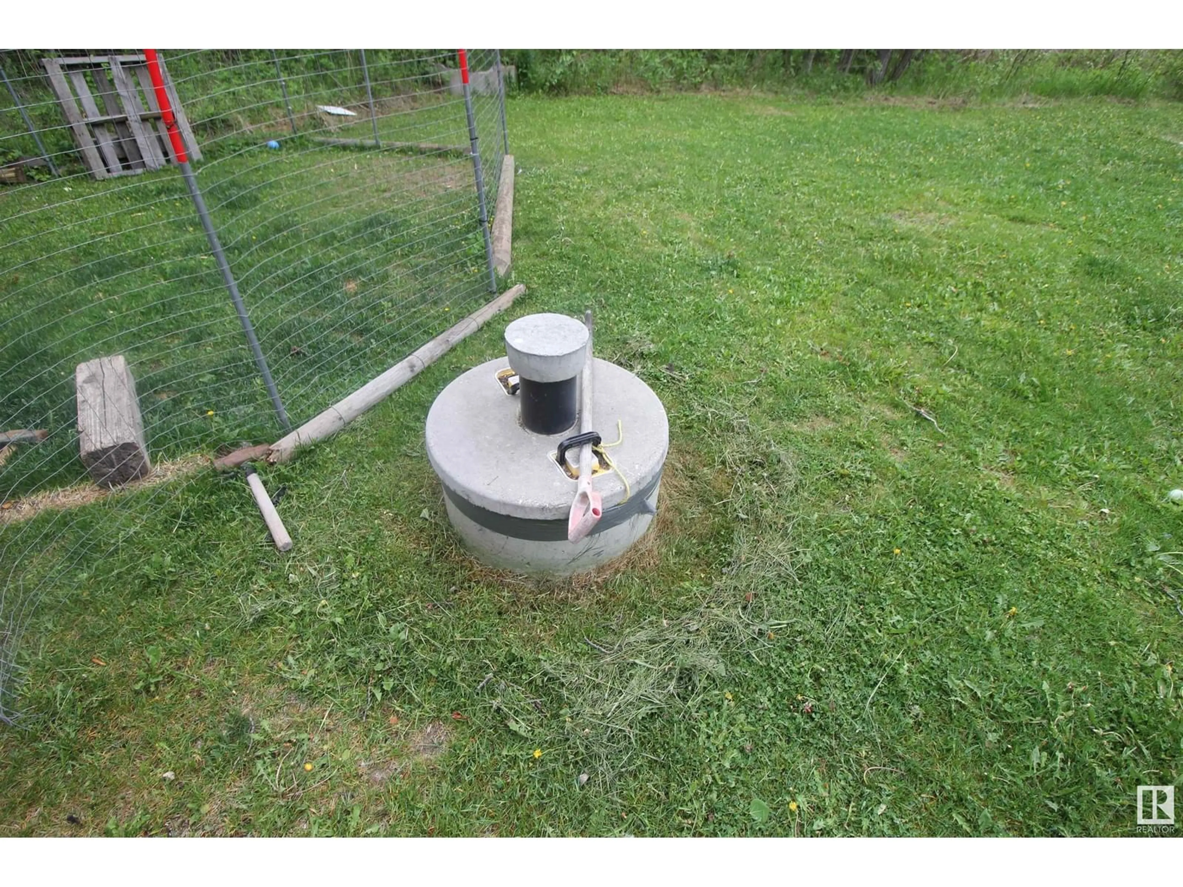 A pic from outside/outdoor area/front of a property/back of a property/a pic from drone, street for 101 53513 RGE RD 35, Rural Lac Ste. Anne County Alberta T0E0A0