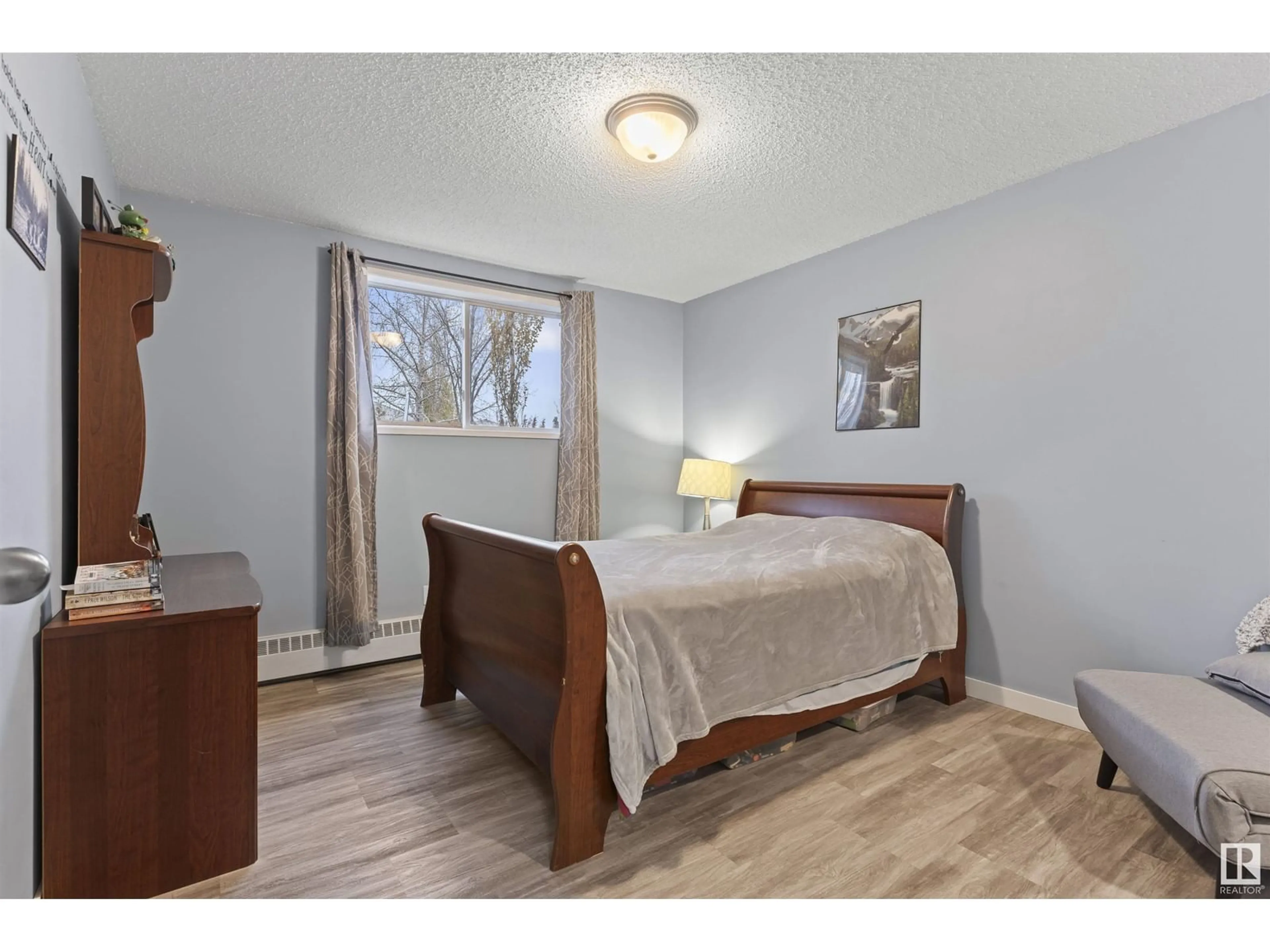 A pic of a room, wood floors for #105 11620 9A AV NW, Edmonton Alberta T0C2P0