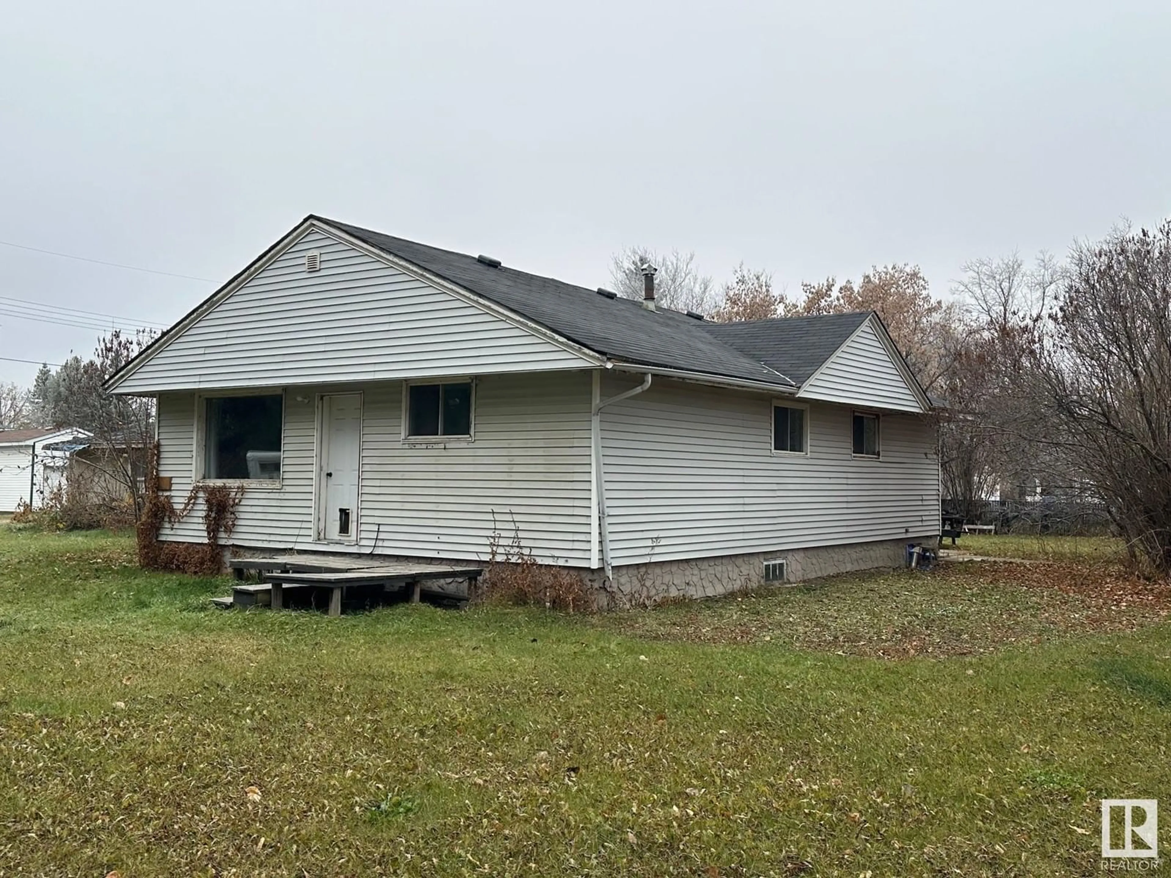 Frontside or backside of a home, cottage for 5007 54 AV, Warburg Alberta T0C2T0