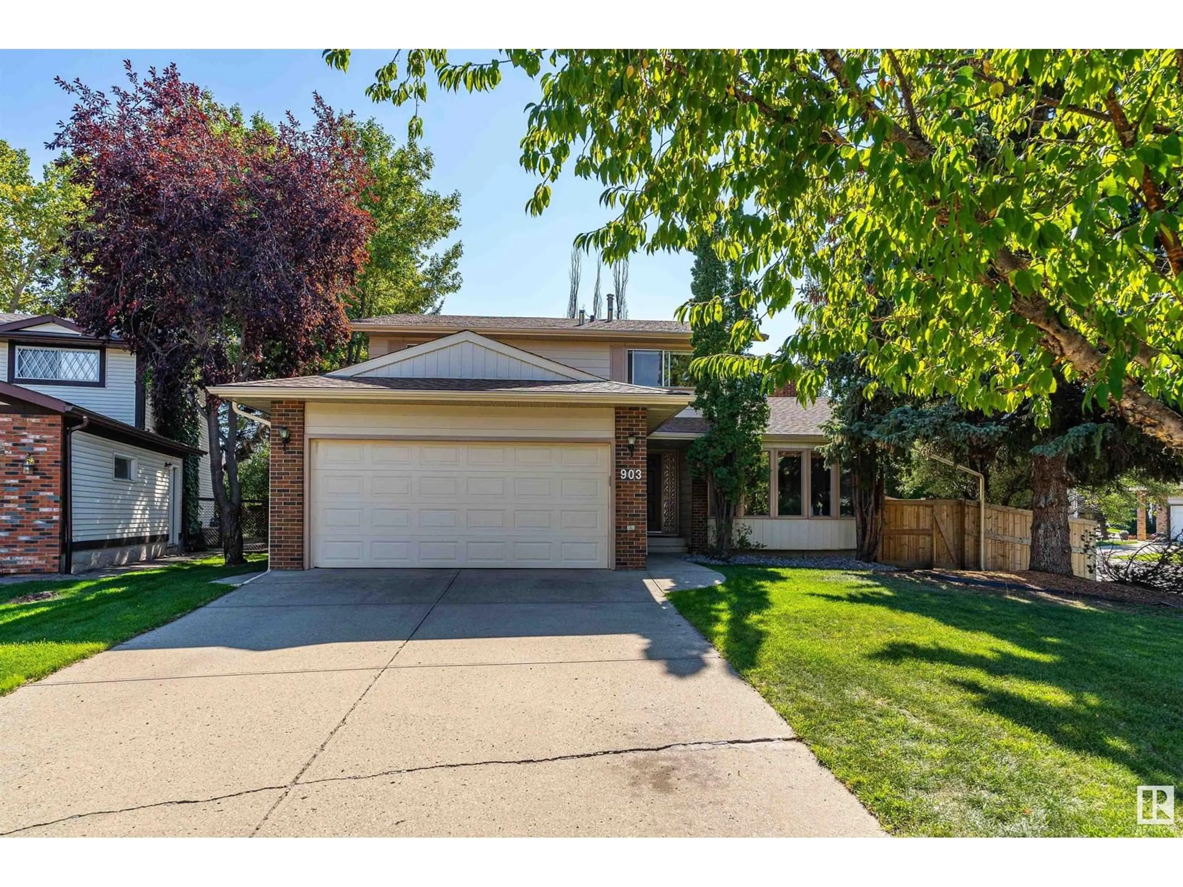 Frontside or backside of a home, the street view for 903 RICE RD NW, Edmonton Alberta T6R1B1