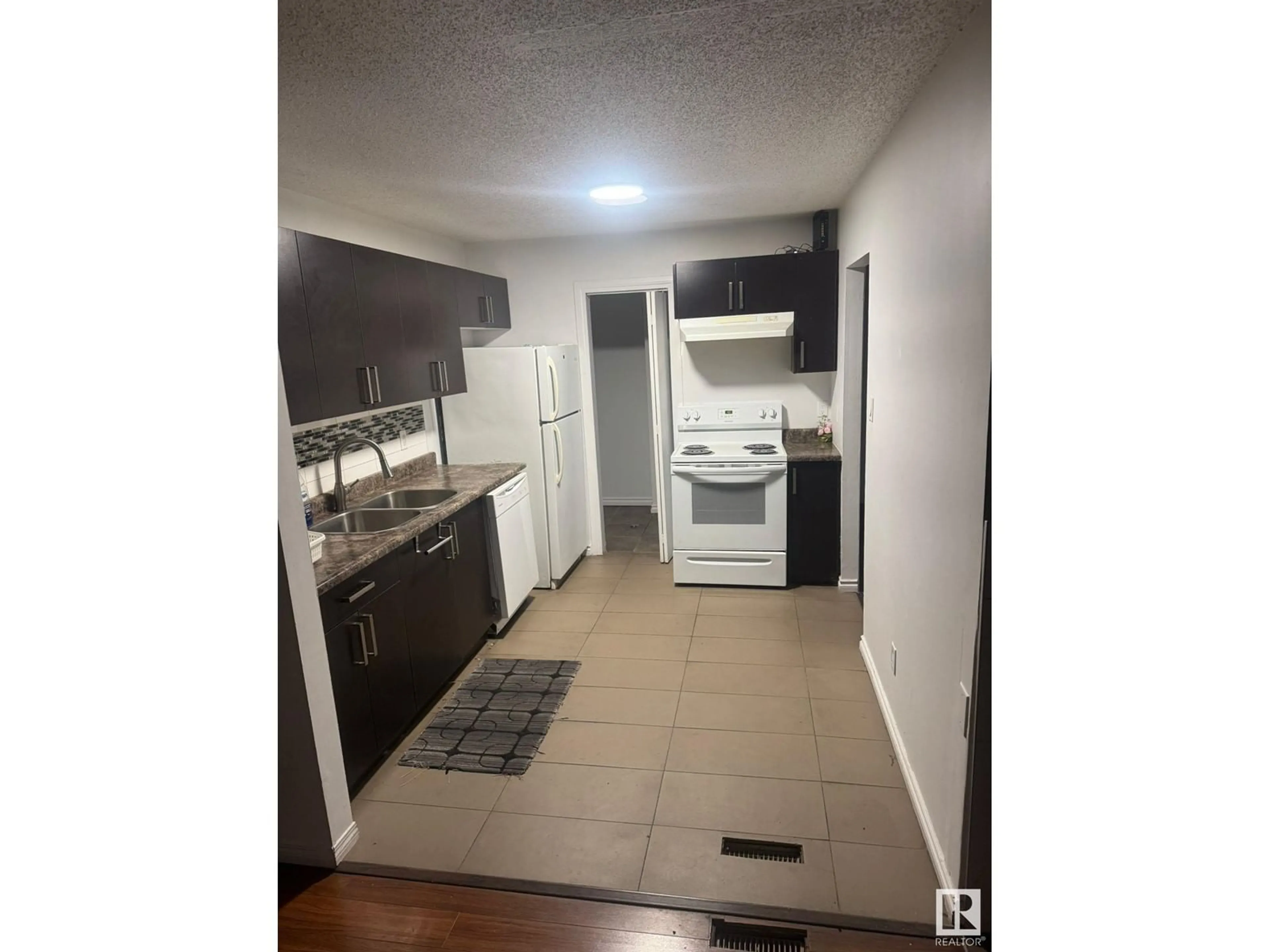 Standard kitchen, unknown floor, cottage for #1 1503 MILL WOODS RD E NW, Edmonton Alberta T6L4C2