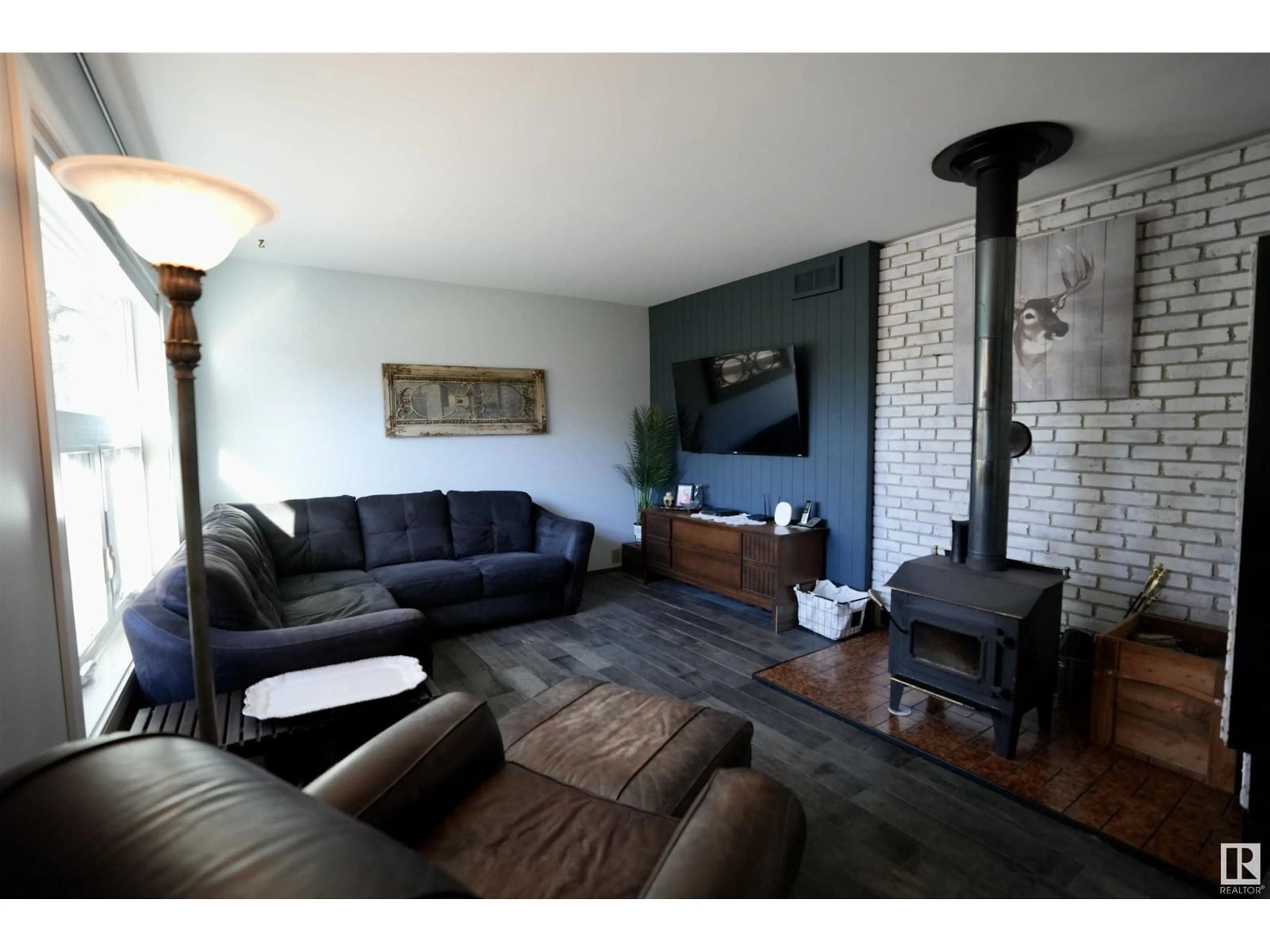 Living room with furniture, unknown for 39 POINT DR, Rural St. Paul County Alberta T0A3A0