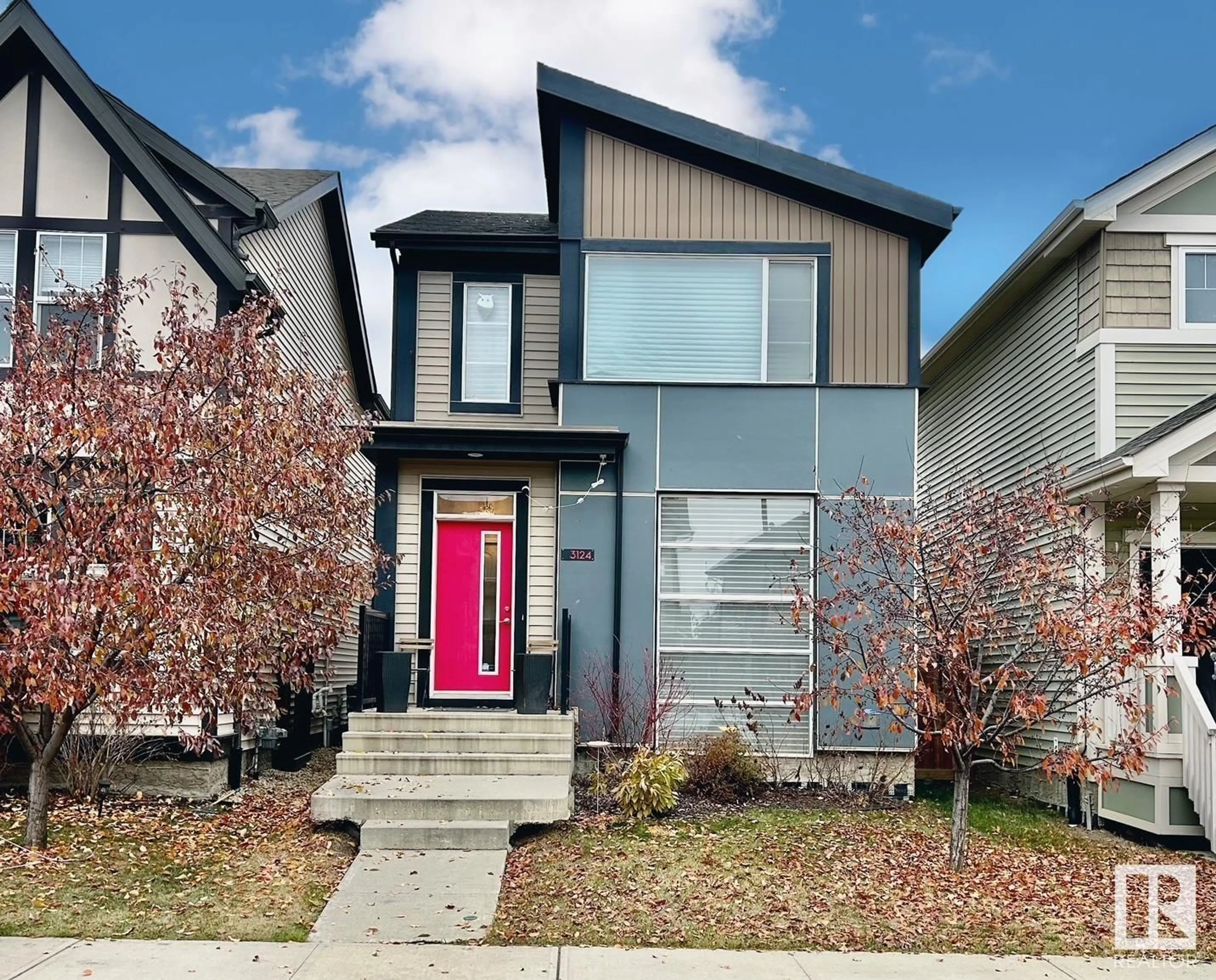 Frontside or backside of a home, the street view for 3124 PAISLEY RD SW, Edmonton Alberta T6W2W8