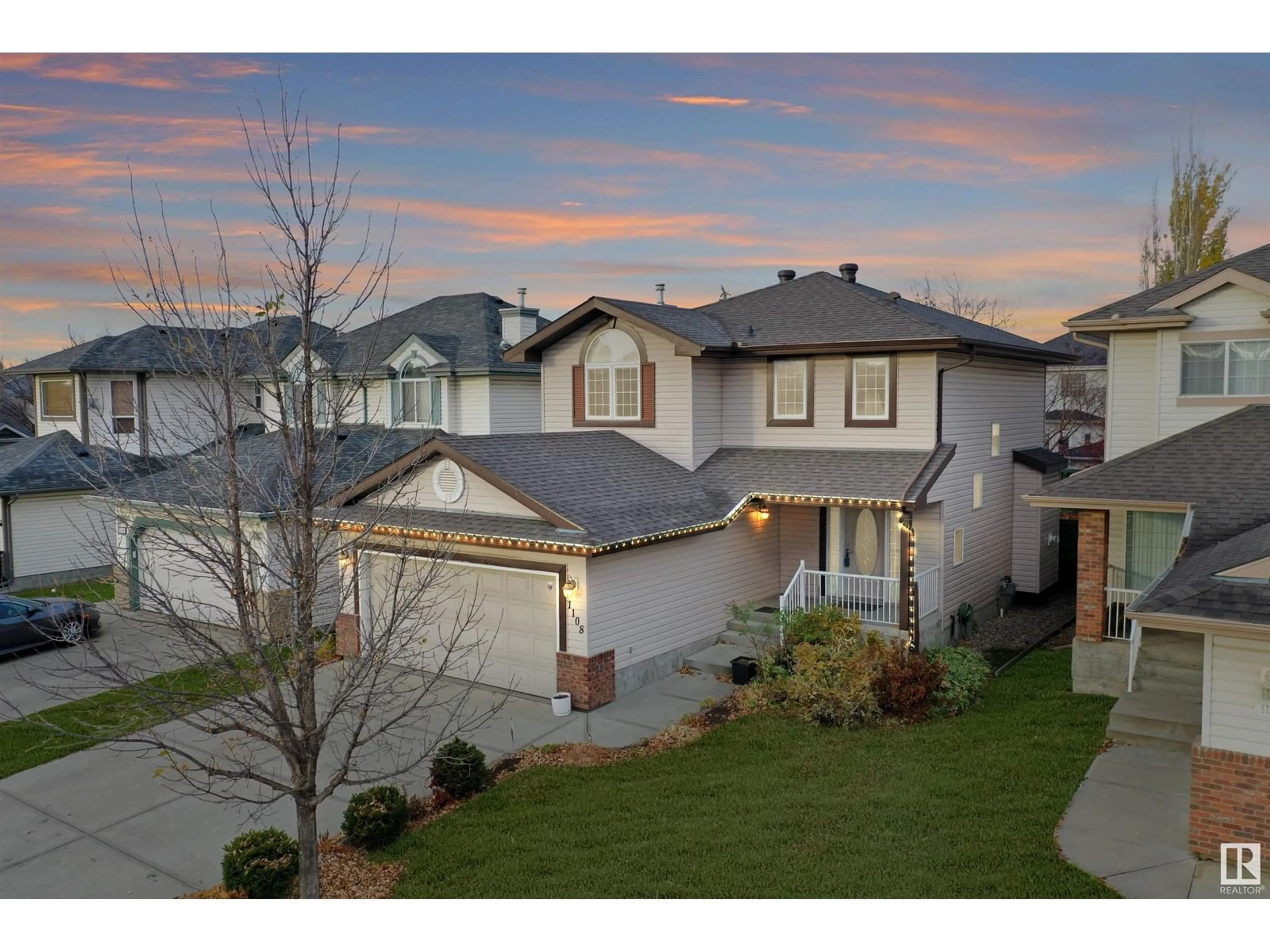 Frontside or backside of a home, the street view for 1108 HAYNES CL NW, Edmonton Alberta T6R2T6