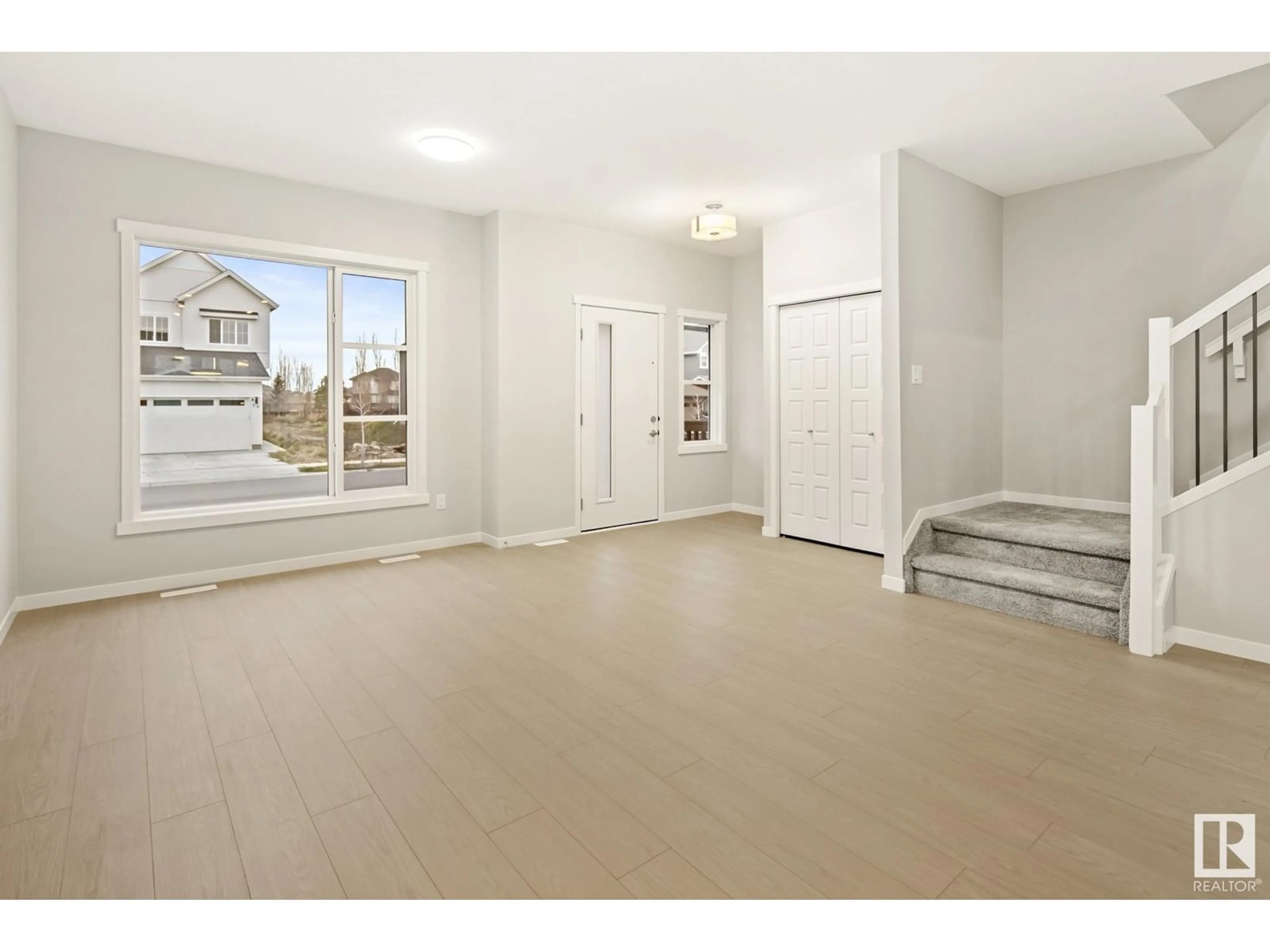 Indoor entryway, not visible floor for 25 DORAIS WAY, Fort Saskatchewan Alberta T8L0Y8