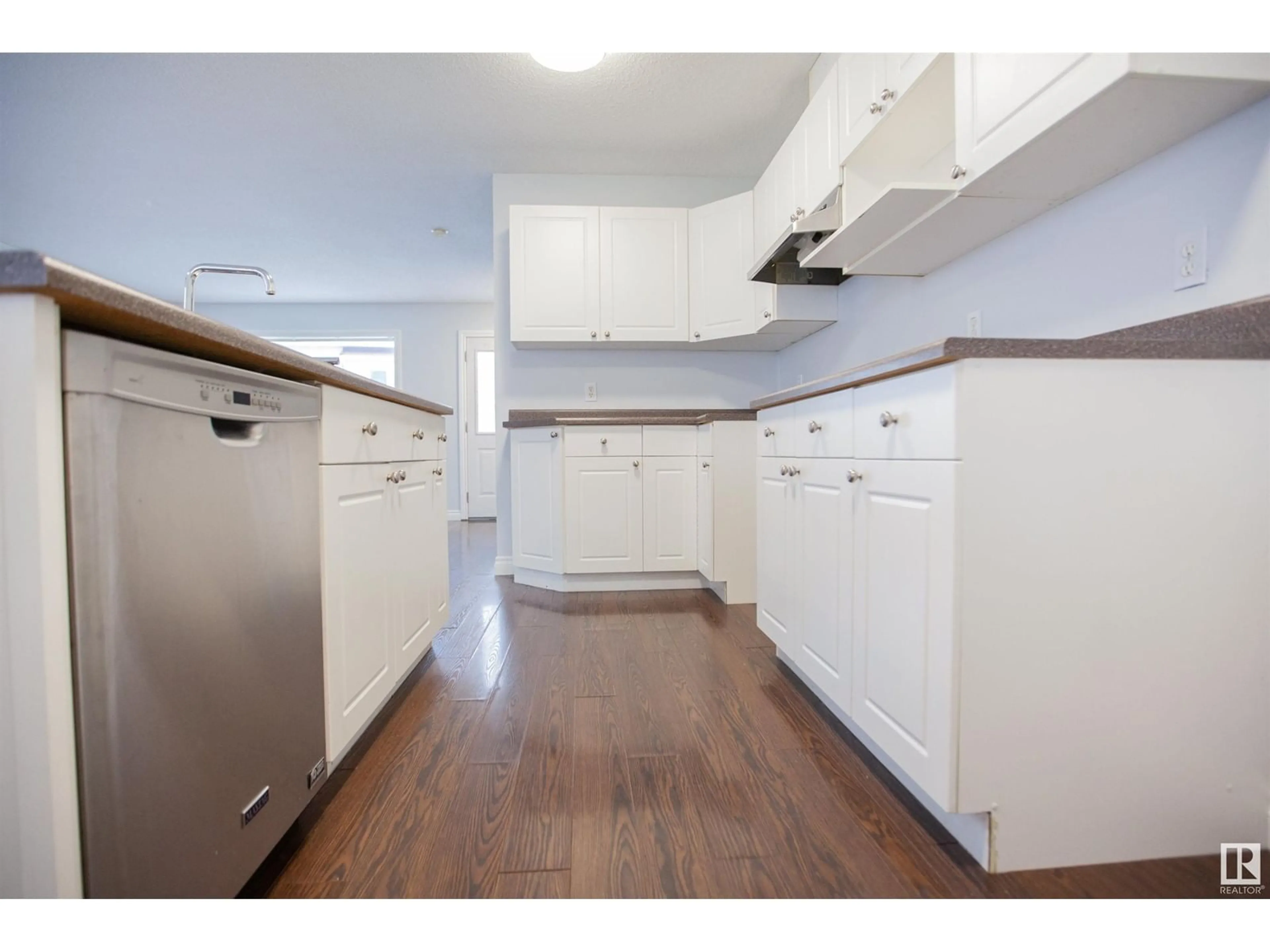 Kitchen, wood floors for 14015 156 AV NW, Edmonton Alberta T6V1T3