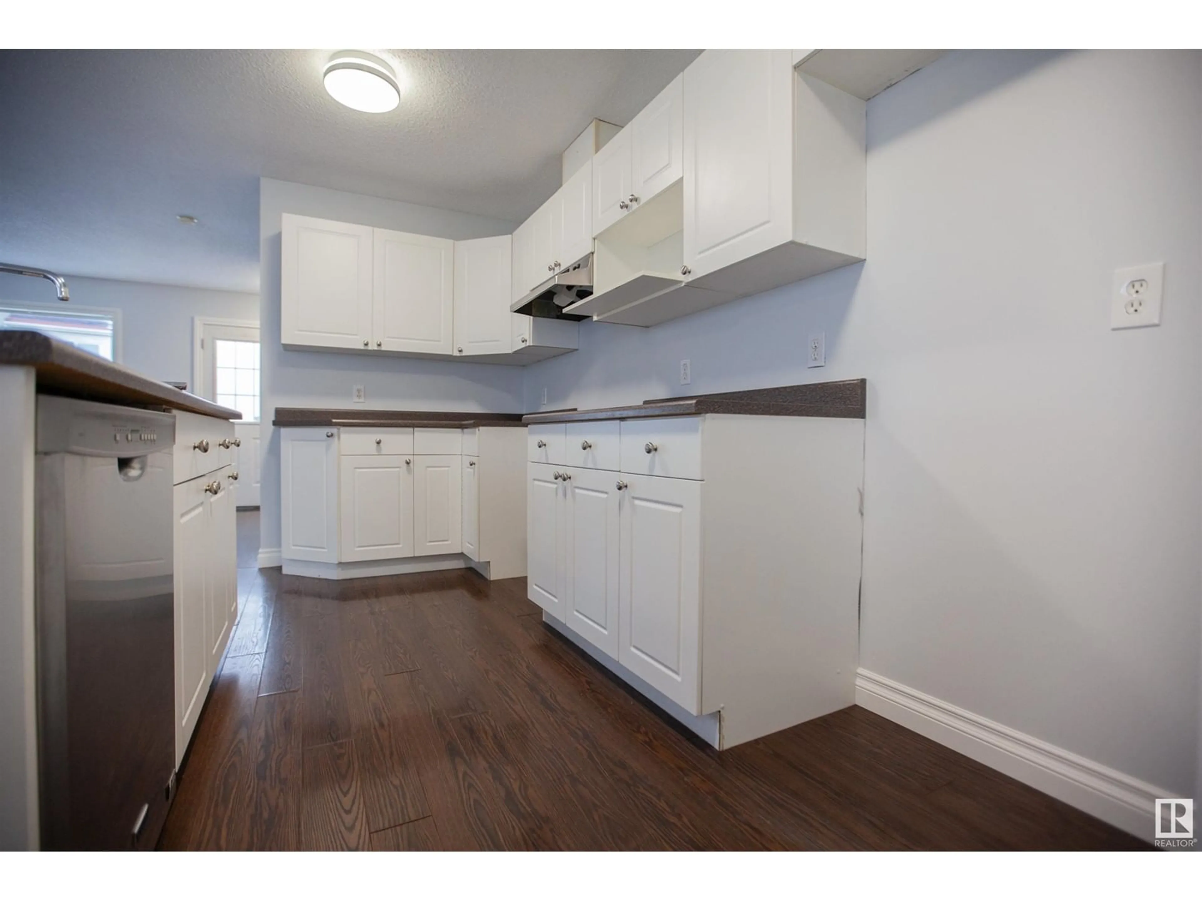 Standard kitchen, wood floors for 14015 156 AV NW, Edmonton Alberta T6V1T3