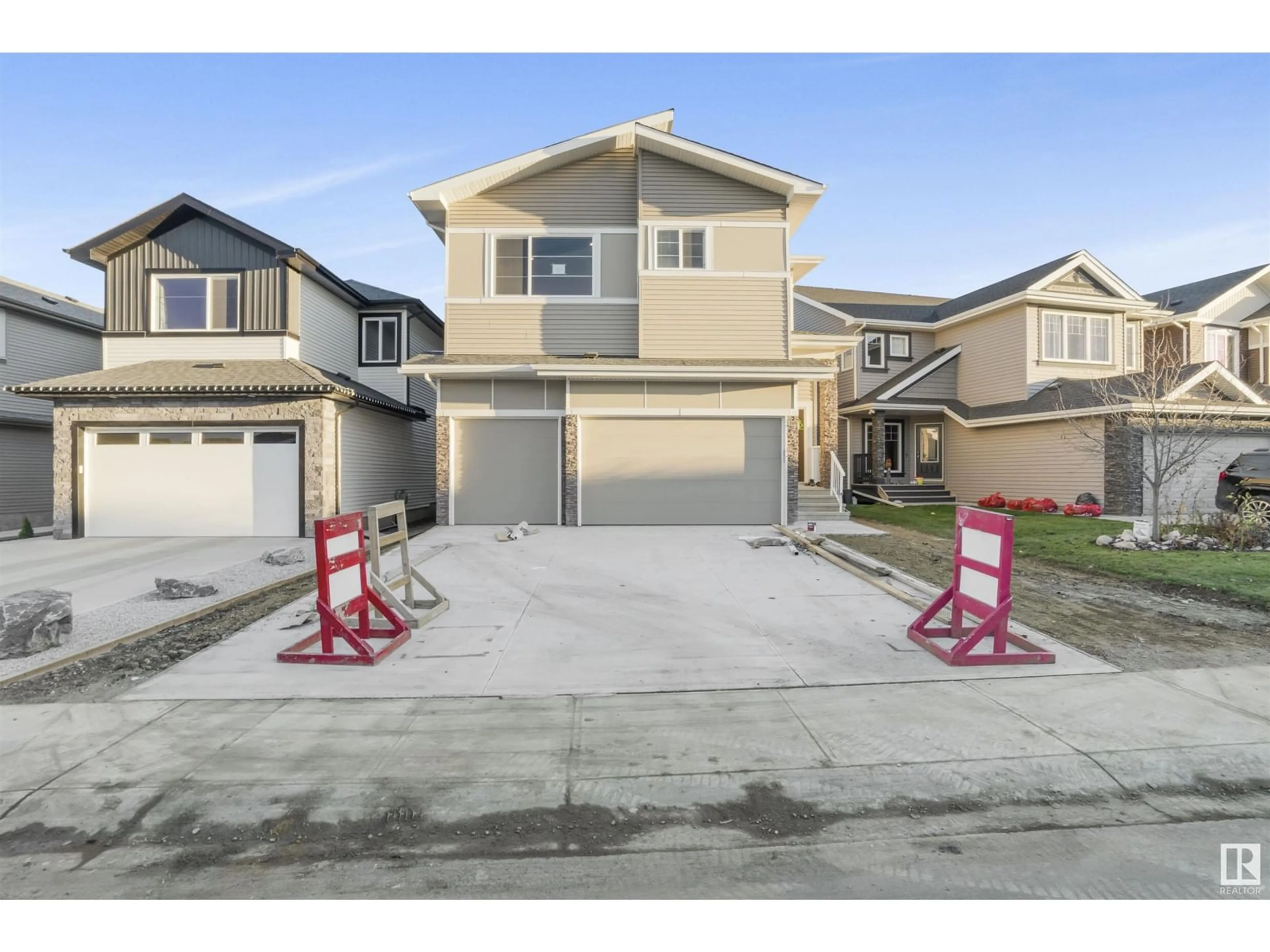 Frontside or backside of a home, the street view for 6 MEADOWBROOK WY, Spruce Grove Alberta T7X0W2