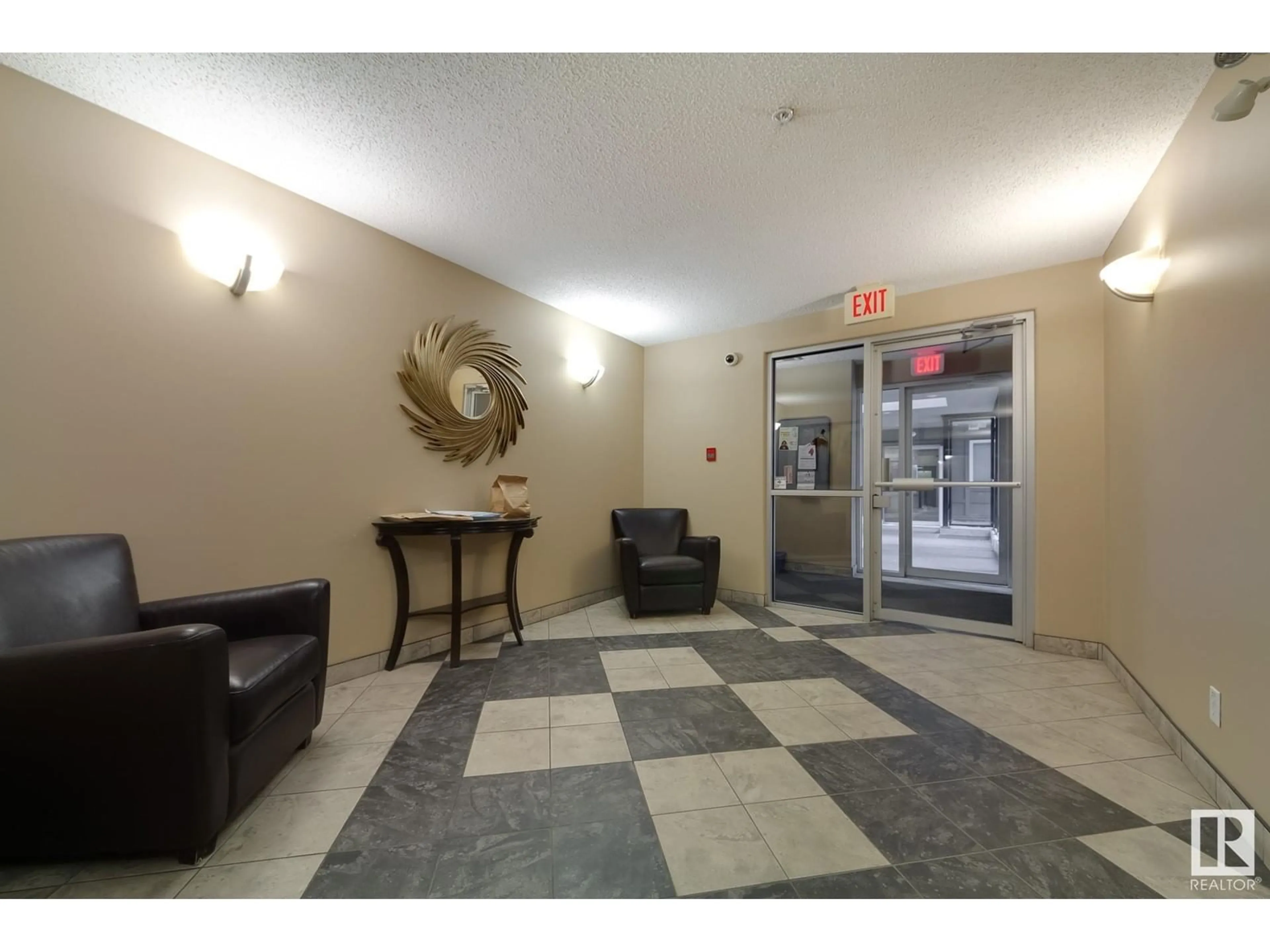 Indoor lobby for #505 11109 84 AV NW, Edmonton Alberta T6G2W4