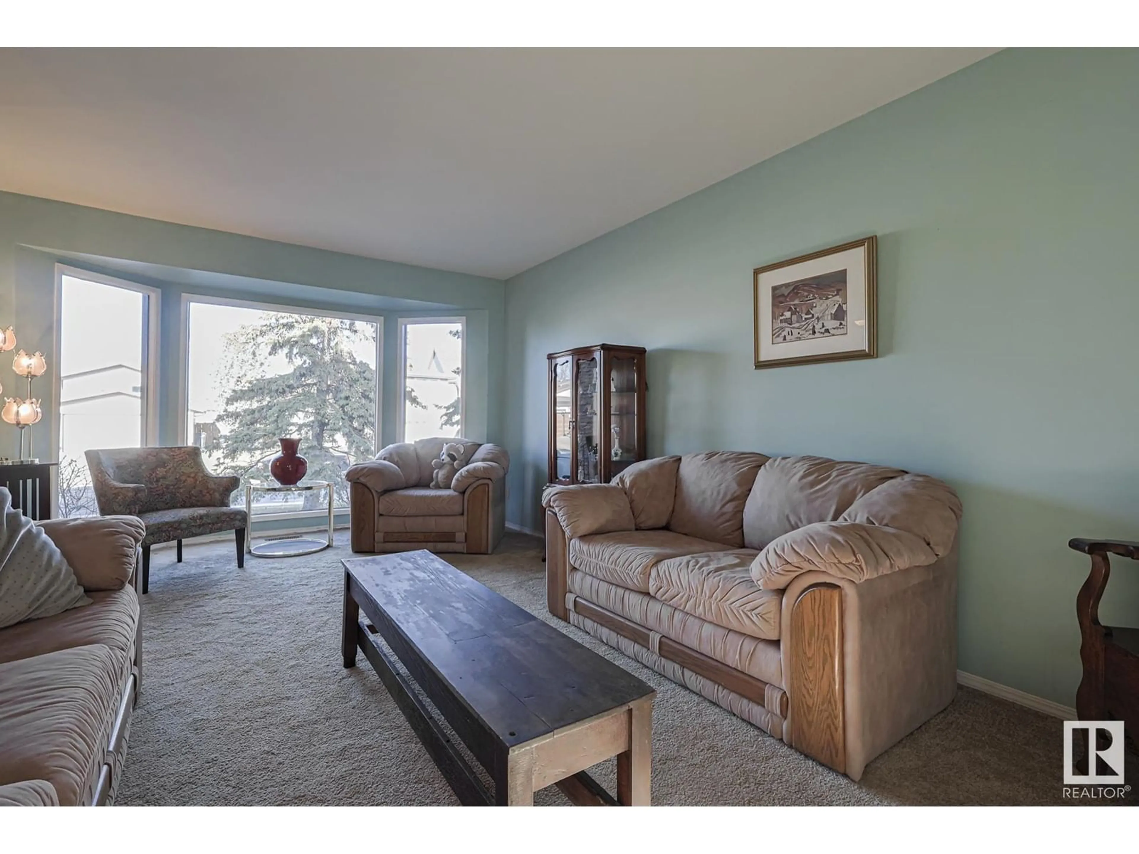 Living room, carpet floors for 18331 71 AV NW, Edmonton Alberta T5T3A5