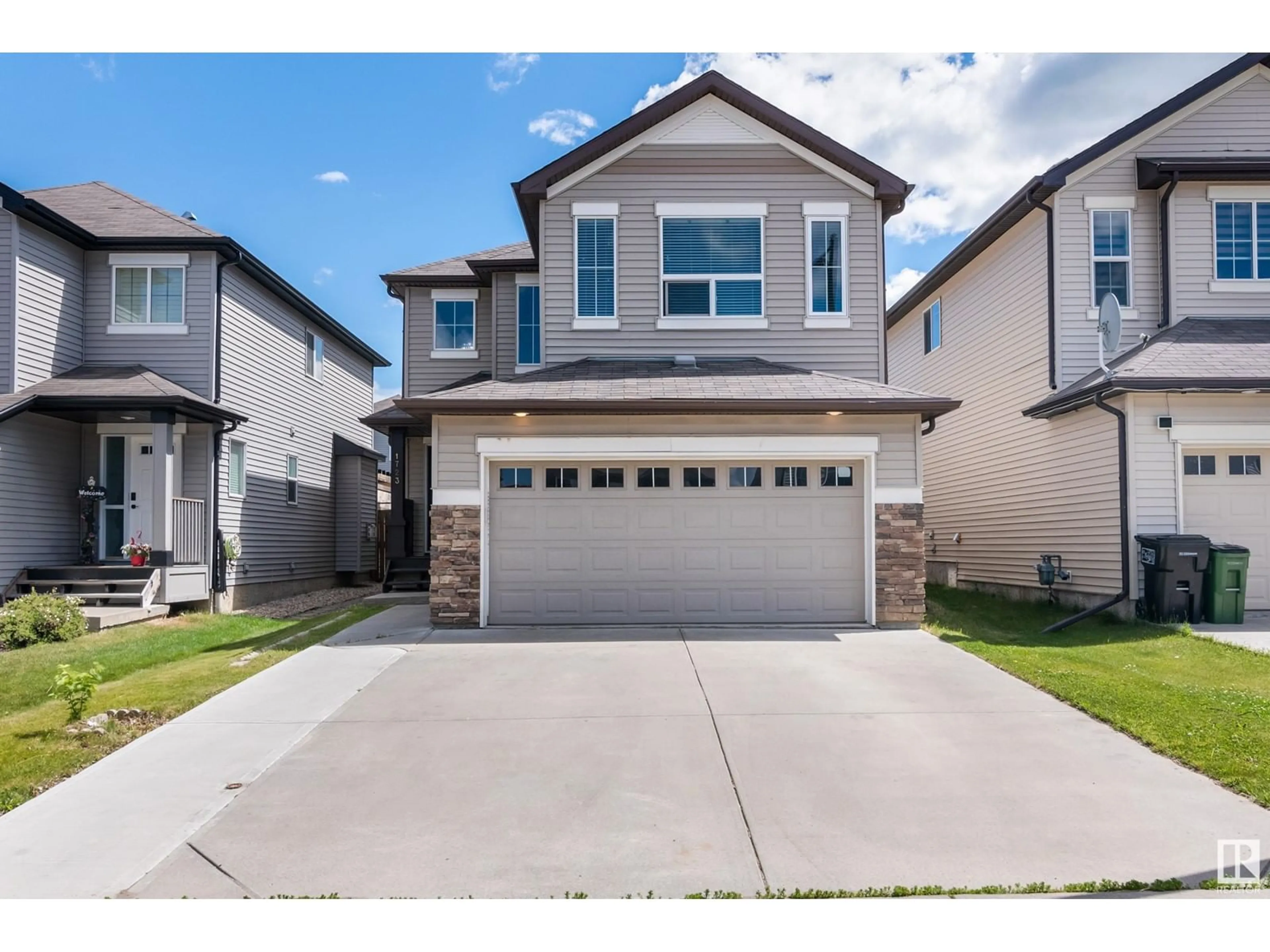 Frontside or backside of a home, the street view for 1723 61 ST SW, Edmonton Alberta T6X0W3