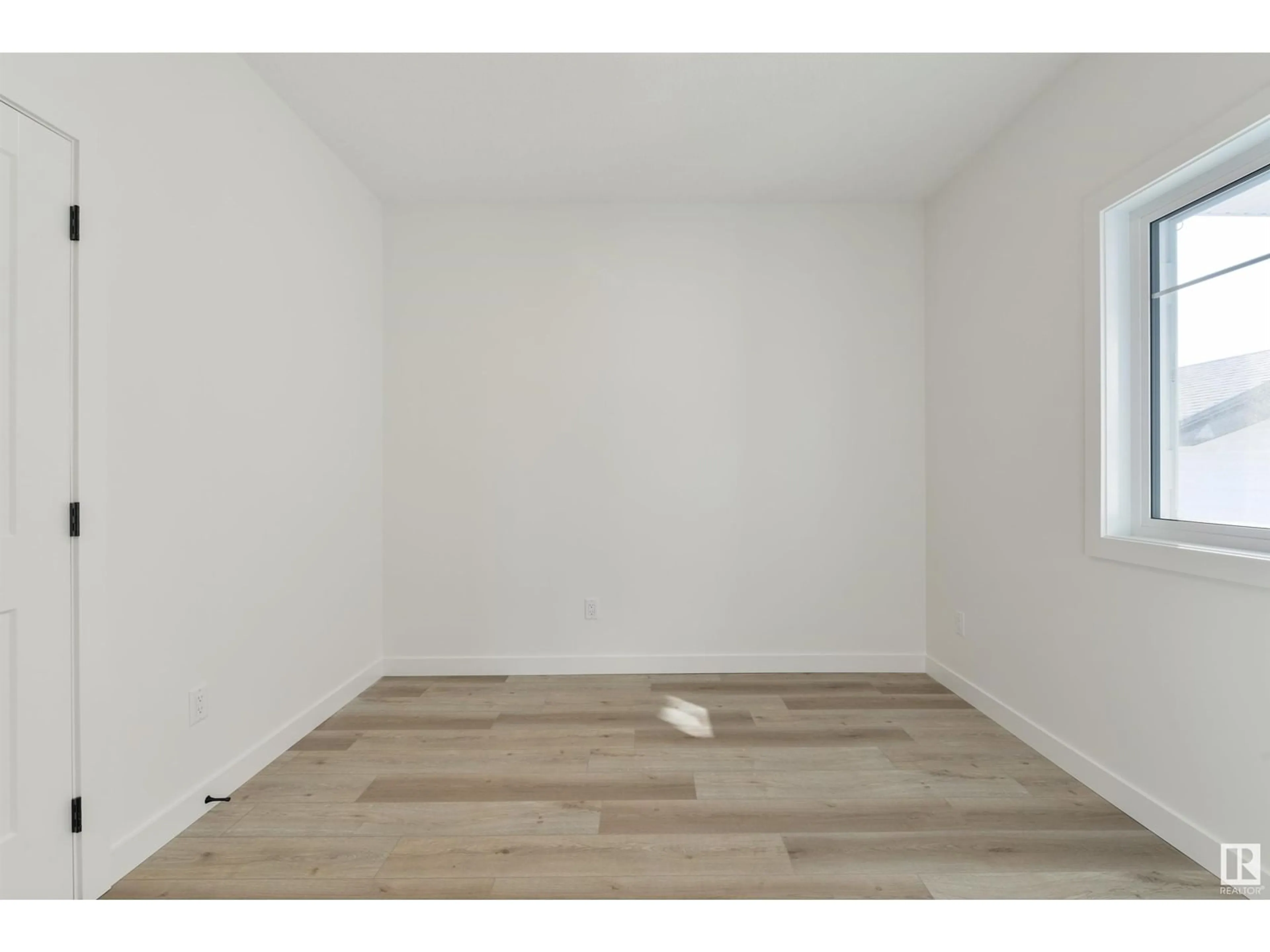 A pic of a room, not visible floor for 10 Horizon Link, Spruce Grove Alberta T7X0X5