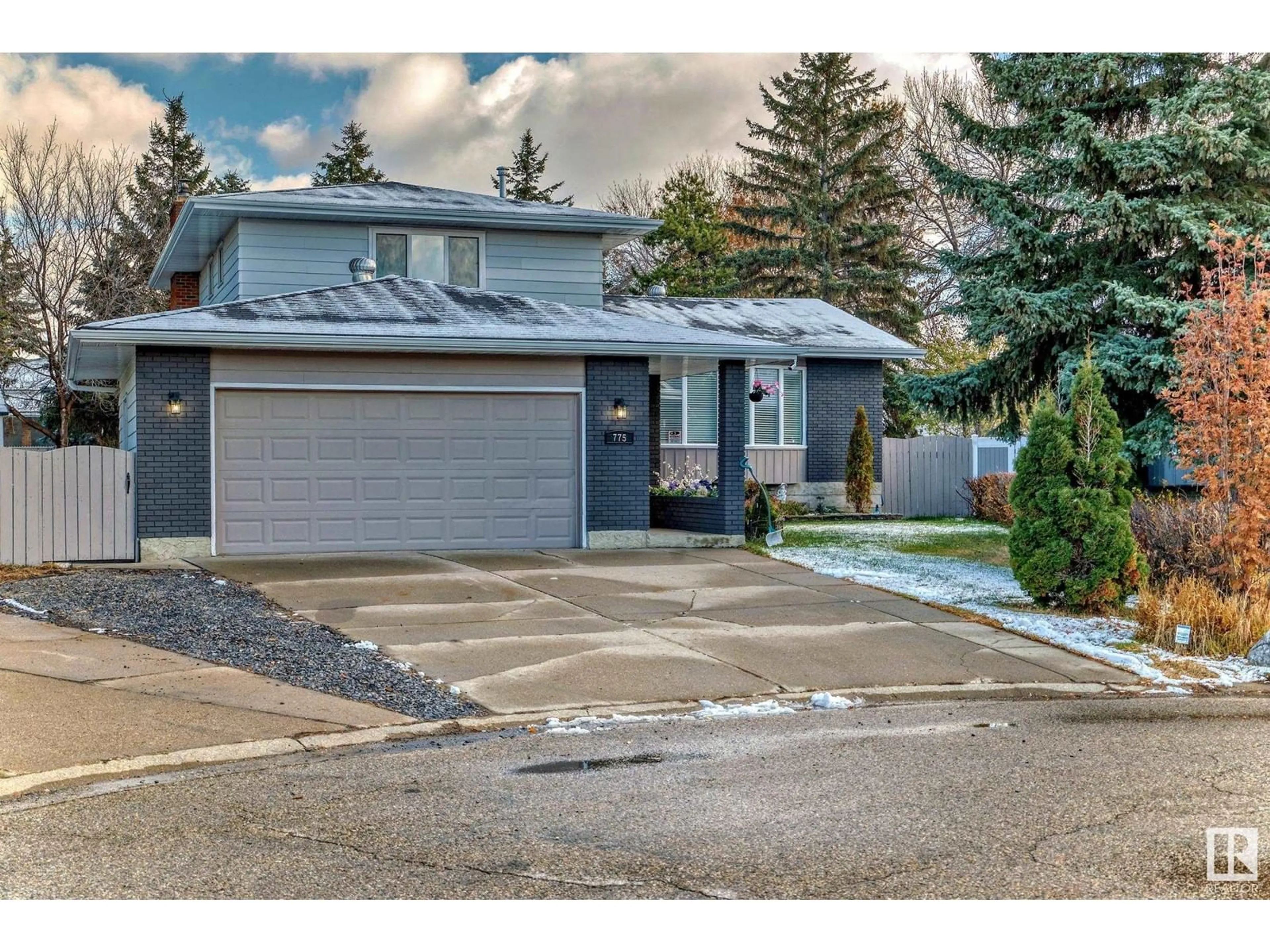 Frontside or backside of a home, the street view for 775 LEE RIDGE RD NW, Edmonton Alberta T6K0P6