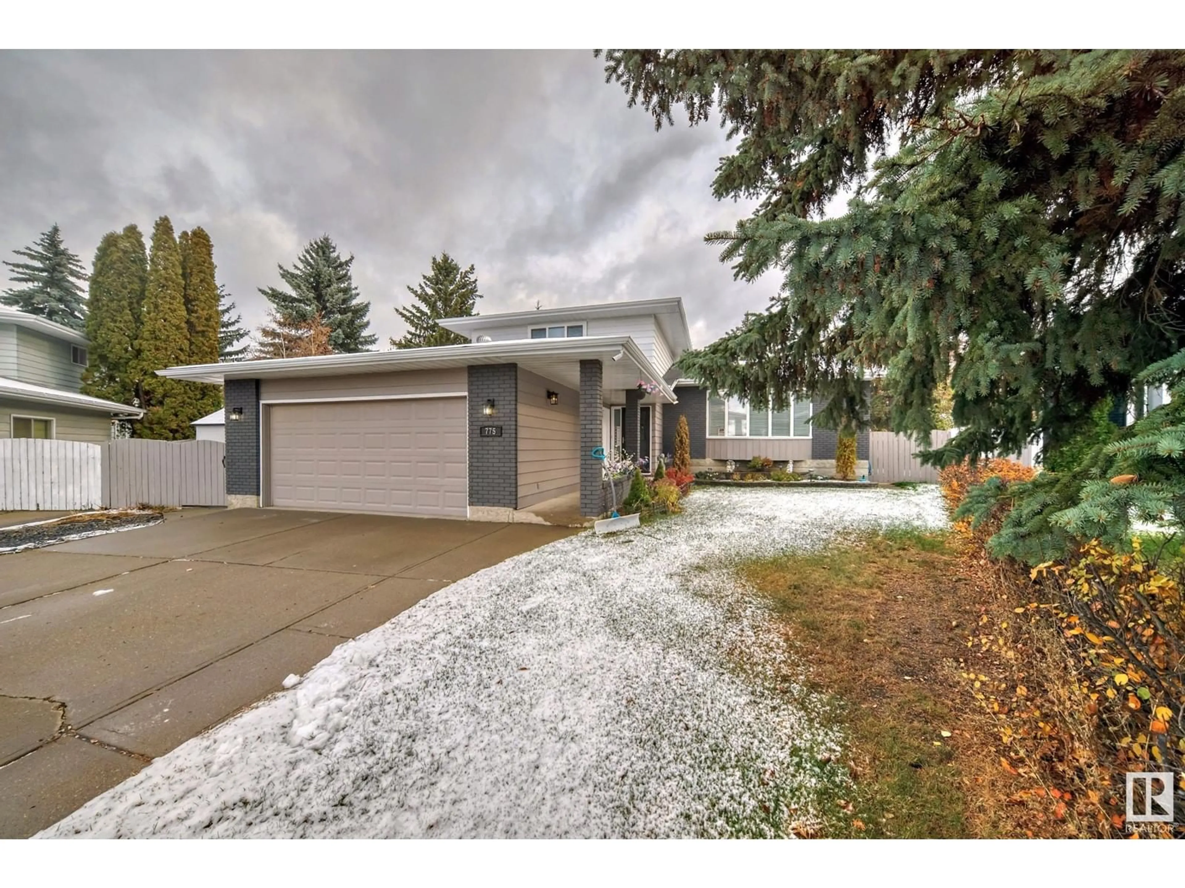 A pic from exterior of the house or condo, the street view for 775 LEE RIDGE RD NW, Edmonton Alberta T6K0P6