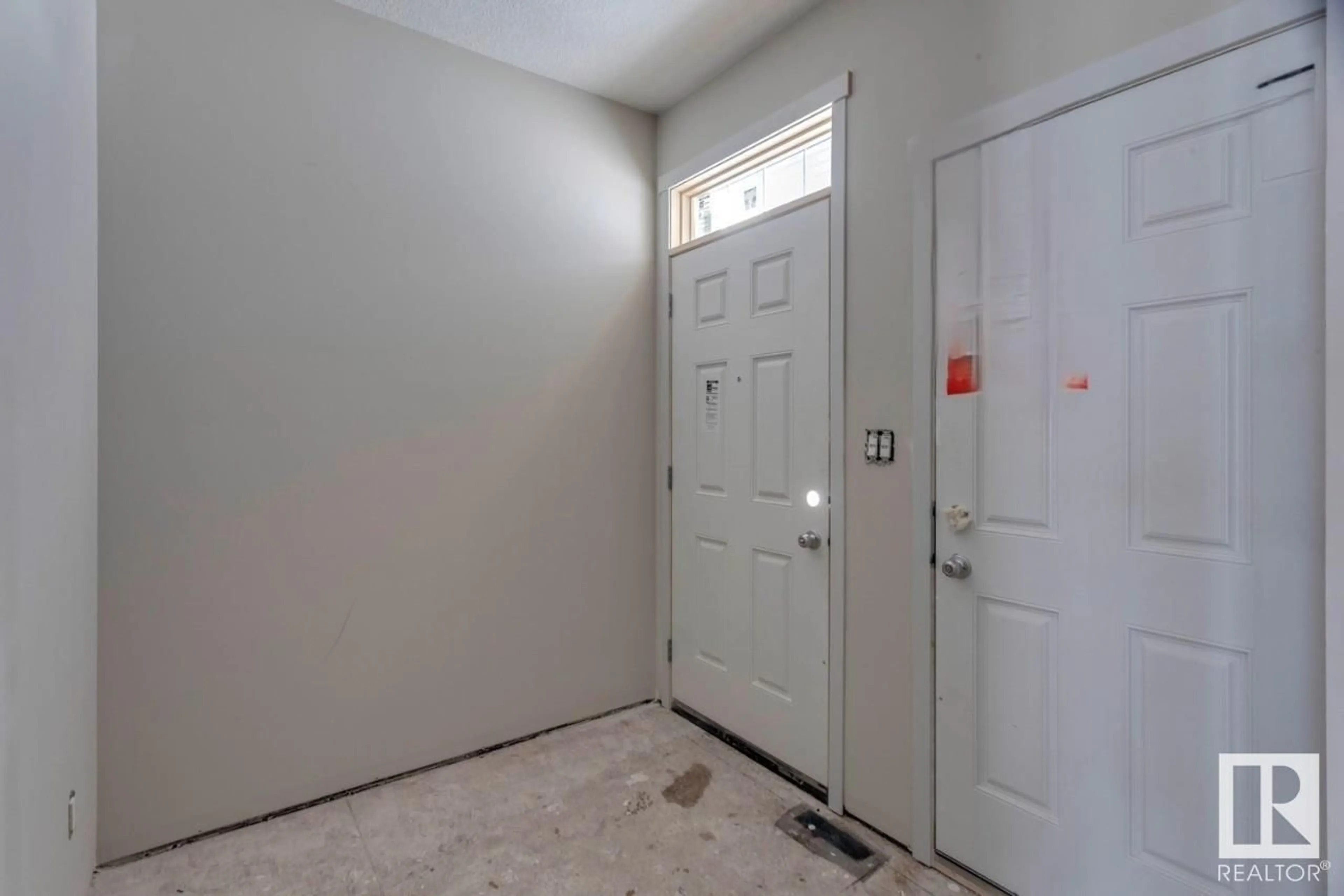 Indoor entryway for 9483 228 ST, Edmonton Alberta T5T7H5