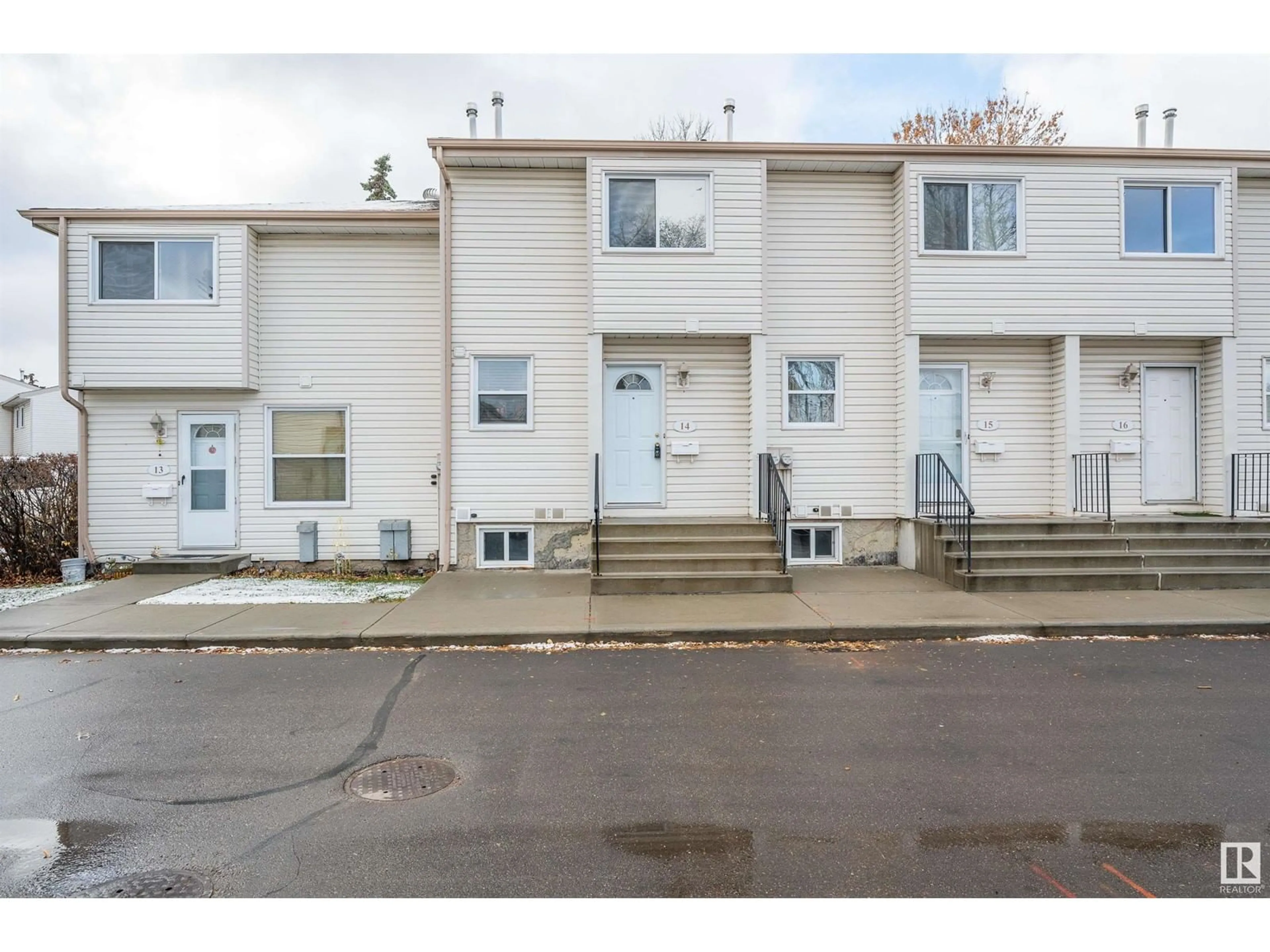 A pic from exterior of the house or condo for #14 2024 57 ST NW, Edmonton Alberta T6L2Z3