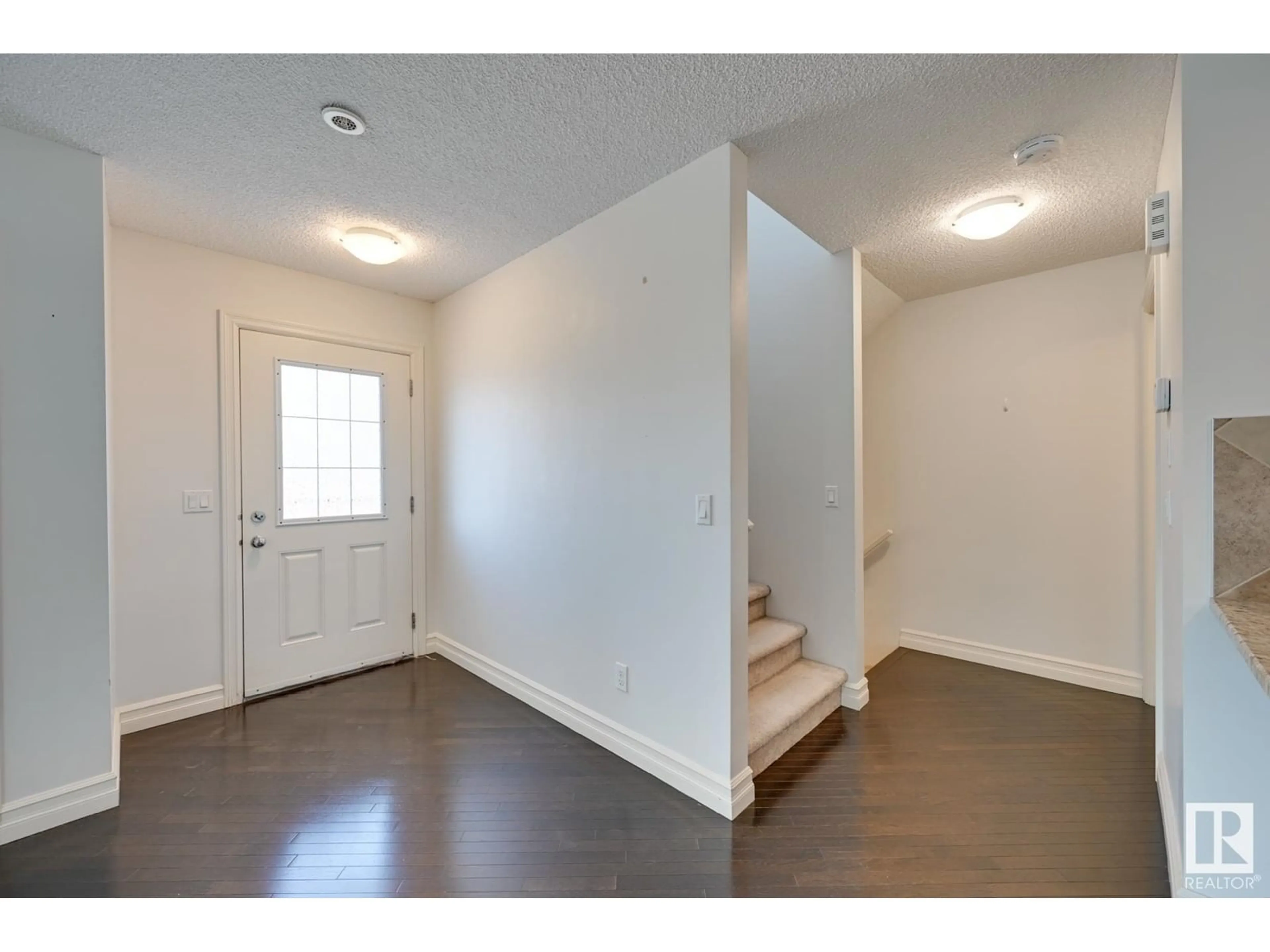 Indoor entryway, wood floors for #139 2336 ASPEN TR, Sherwood Park Alberta T8H0J1